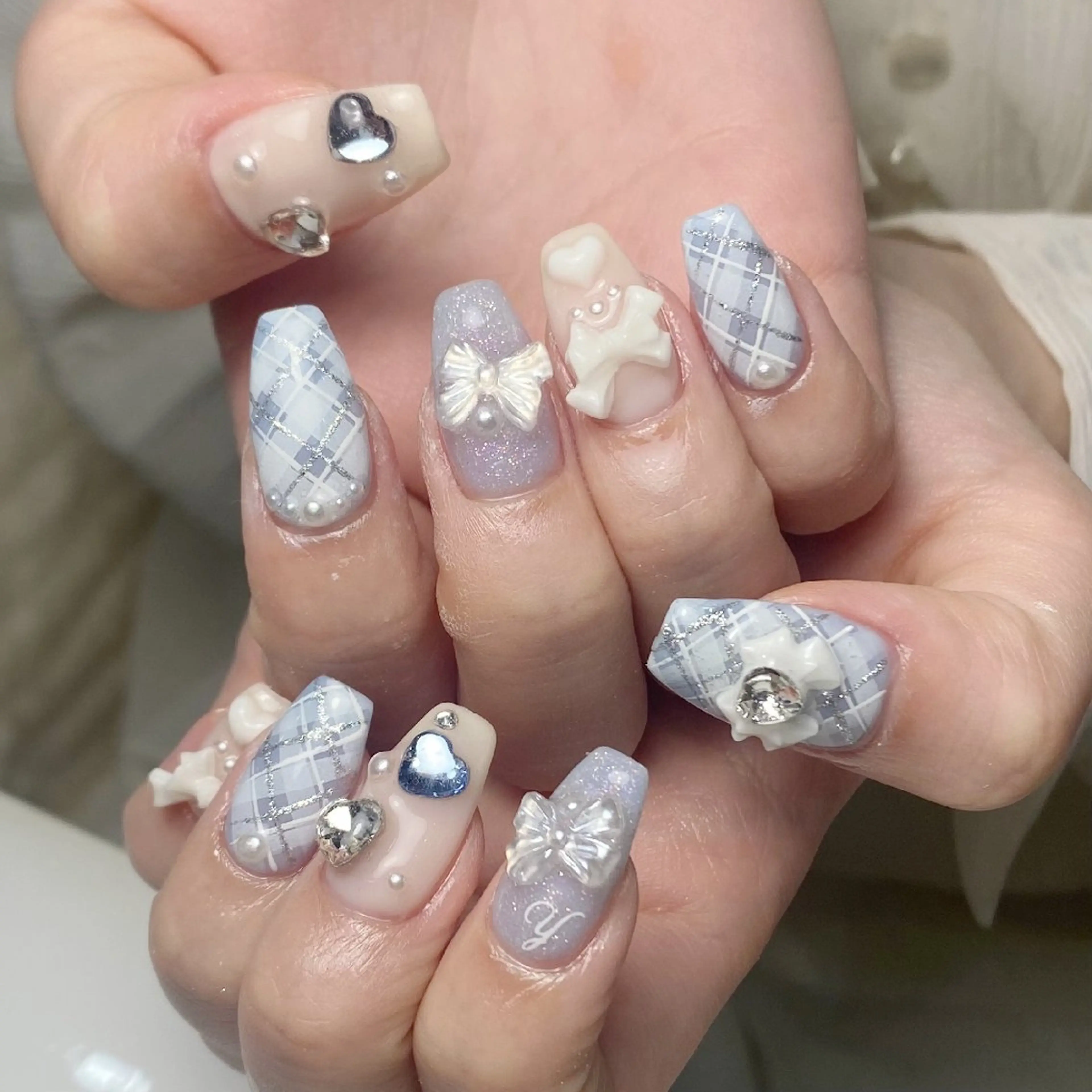 ネイル チークネイル フレンチネイル ジェルネイル ガーリー キラキラネイル ハンドネイル UM Nail Salonのネイルデザイン