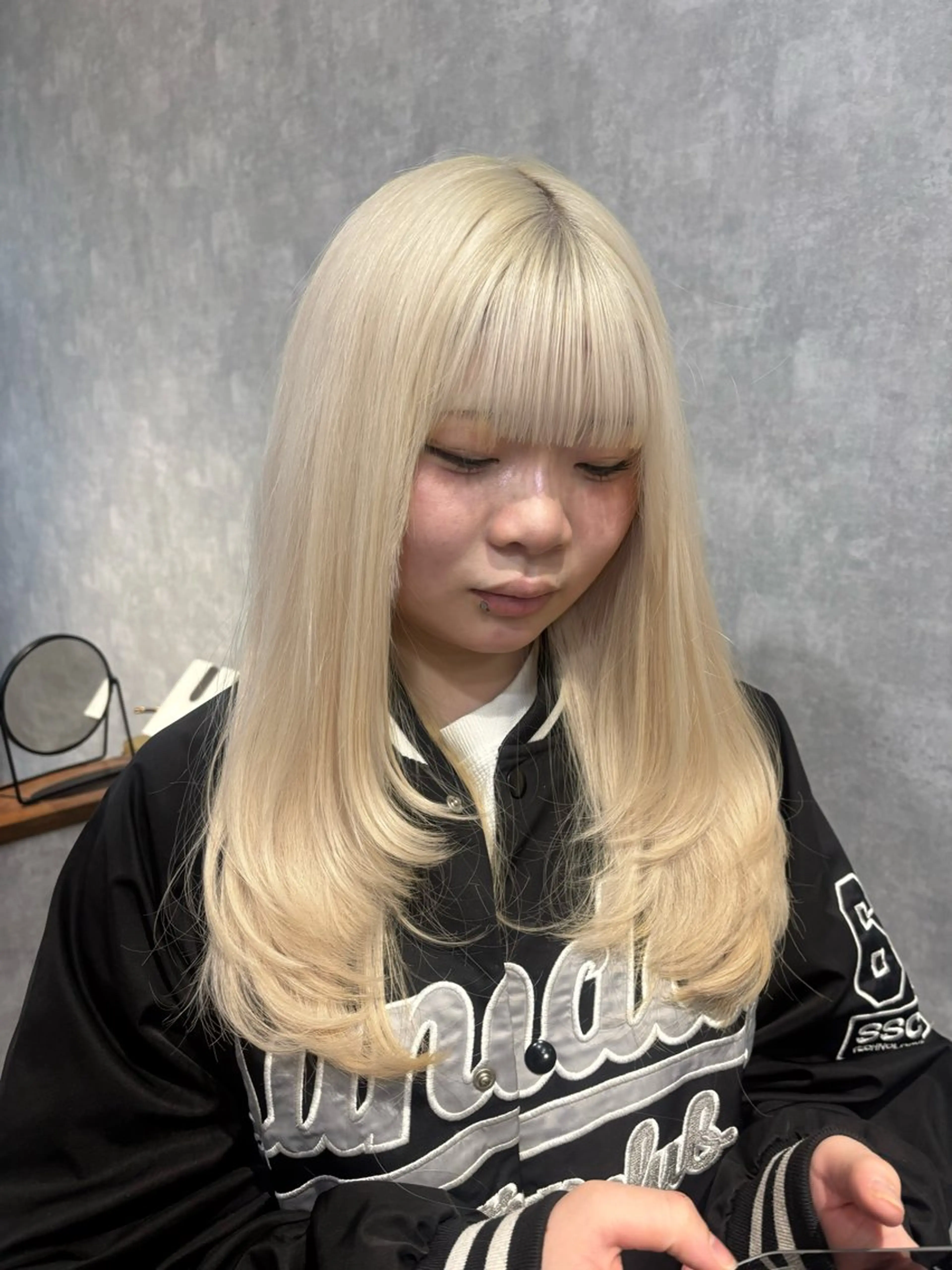 セミロング カラー カット ヘアカラー トリートメント 🌐NATSUMI 🌐【寒色カラー】のヘアスタイル