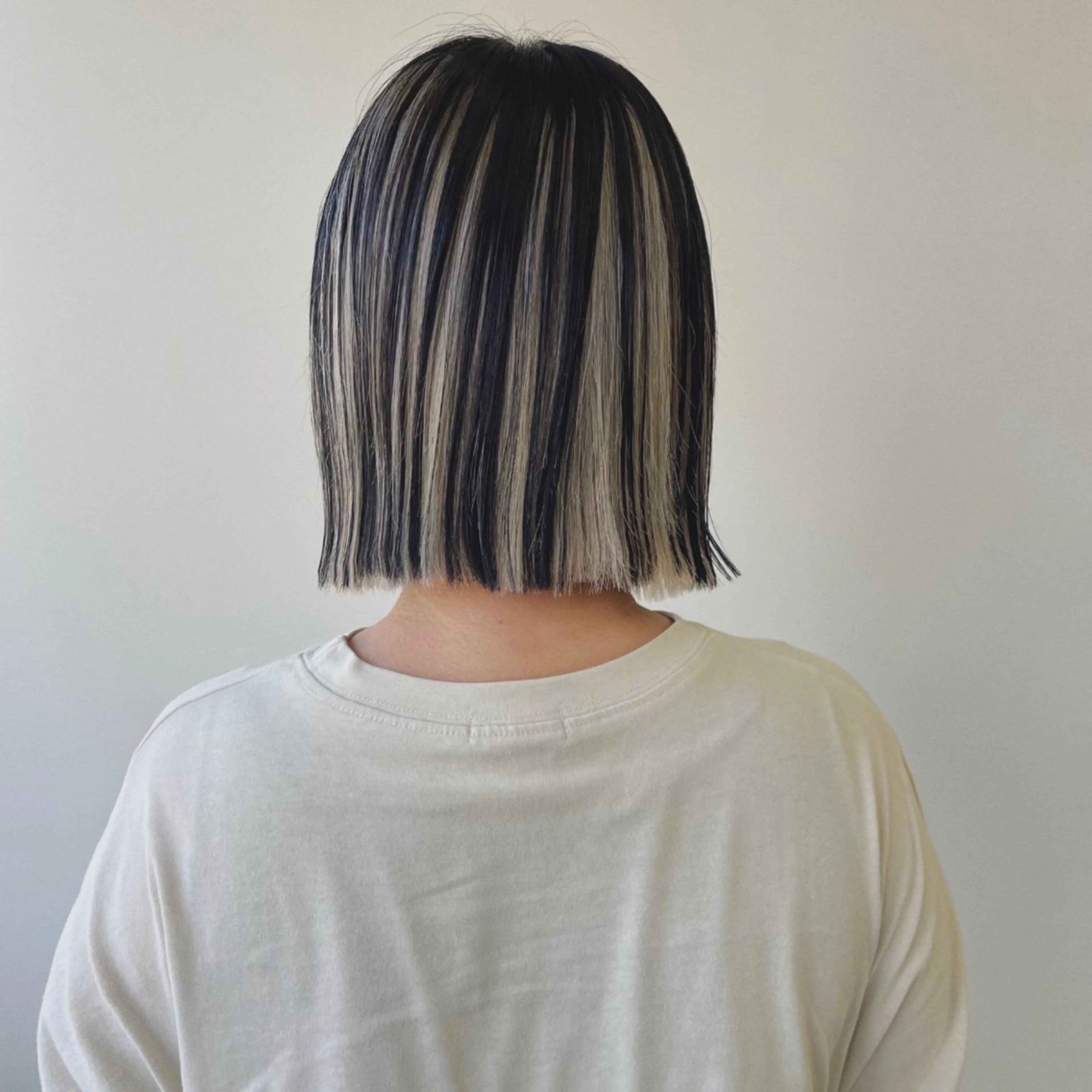 ショート カラー 黒髪 ブリーチ ケアブリーチ ダブルカラー イヤリングカラー カット ヘアカラー スギヤマ ショウゴのヘアスタイル