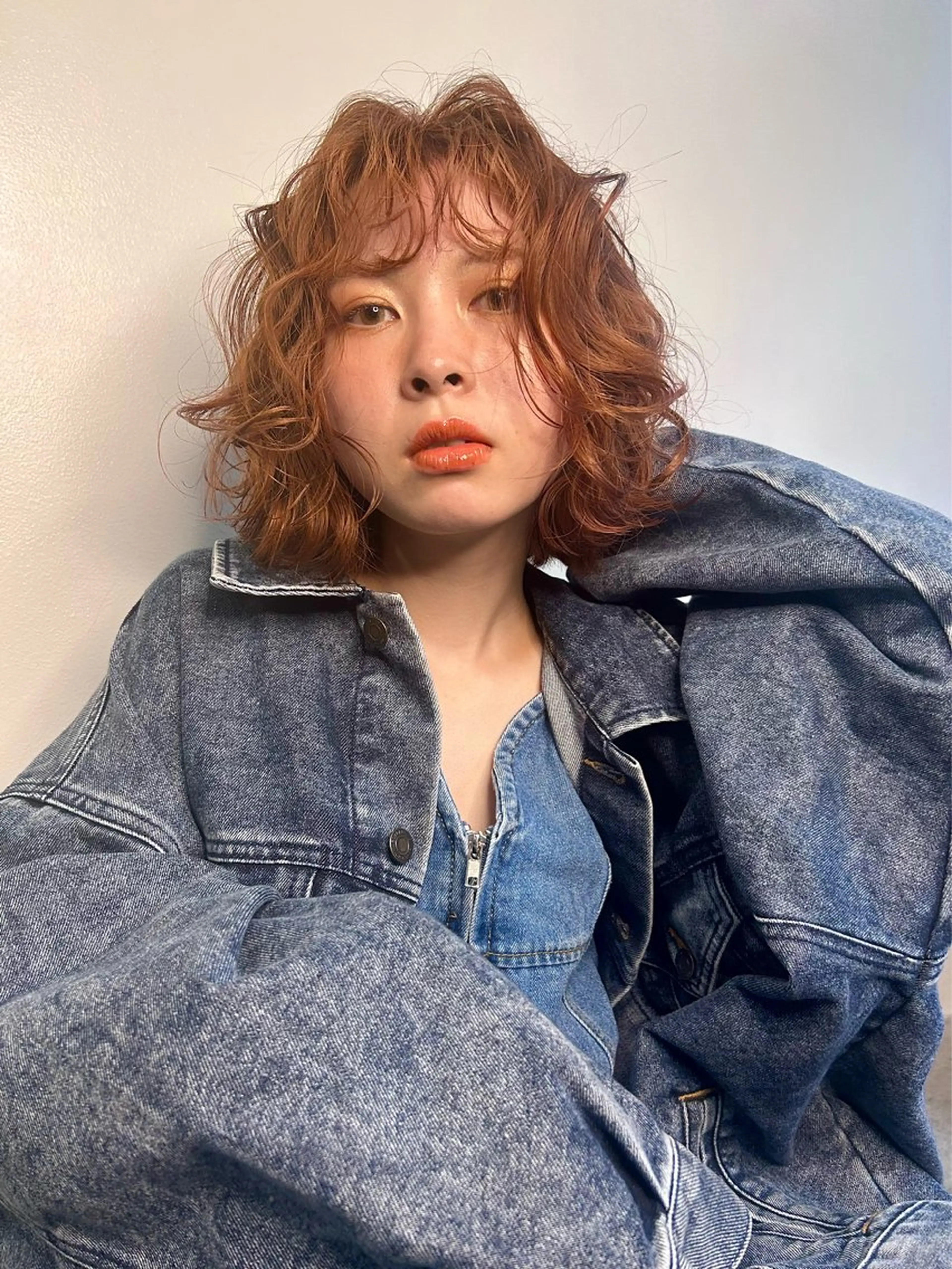 ミディアム カラー ブリーチ オレンジ みうら ありさのヘアスタイル