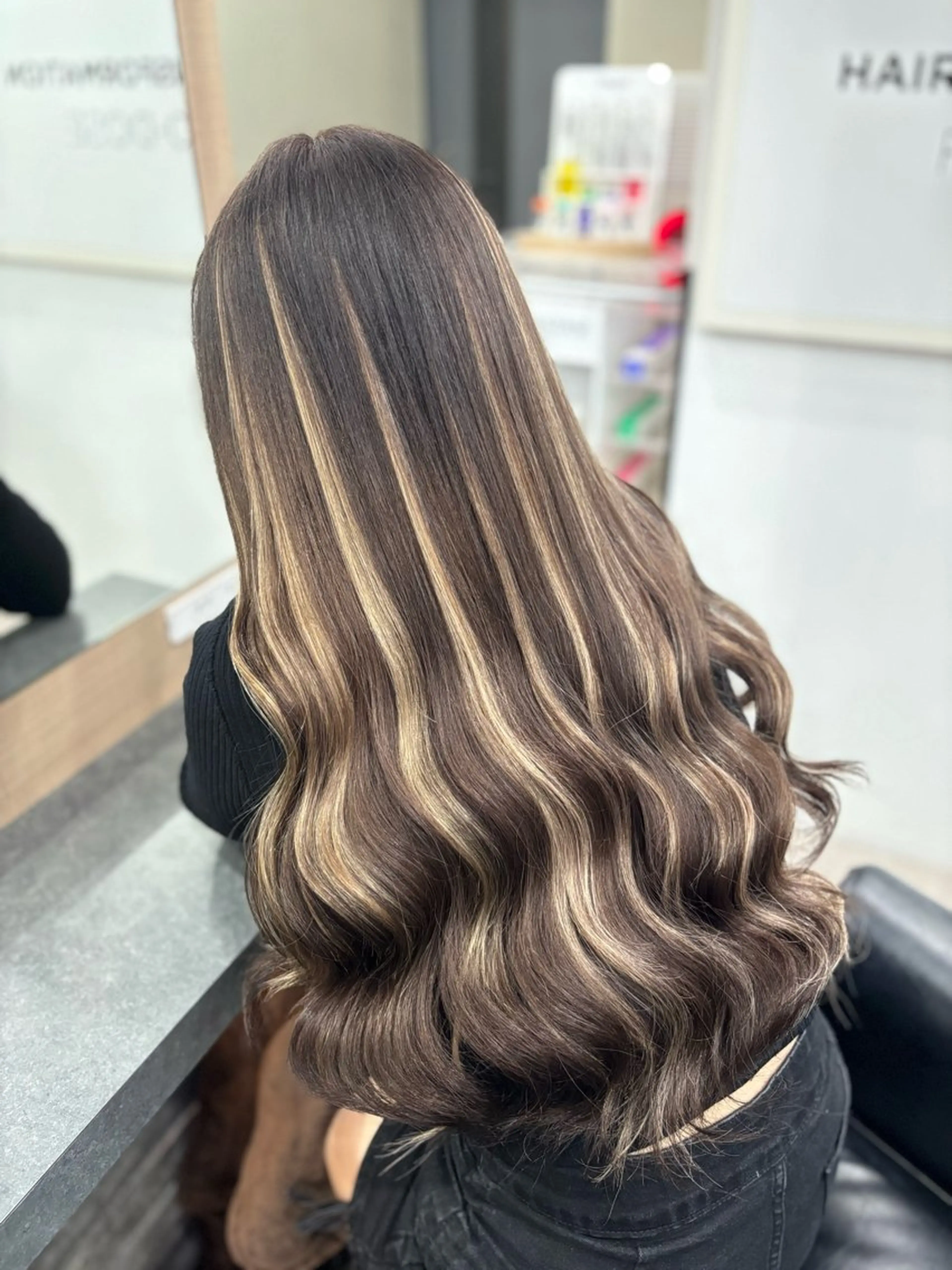 ロング カラー バレイヤージュ ブリーチ ブラウンカラー デザインカラー ハイライトカラー ヘアカラー エクステ 横浜/エクステ特化× 艶カラー/あいかのヘアスタイル