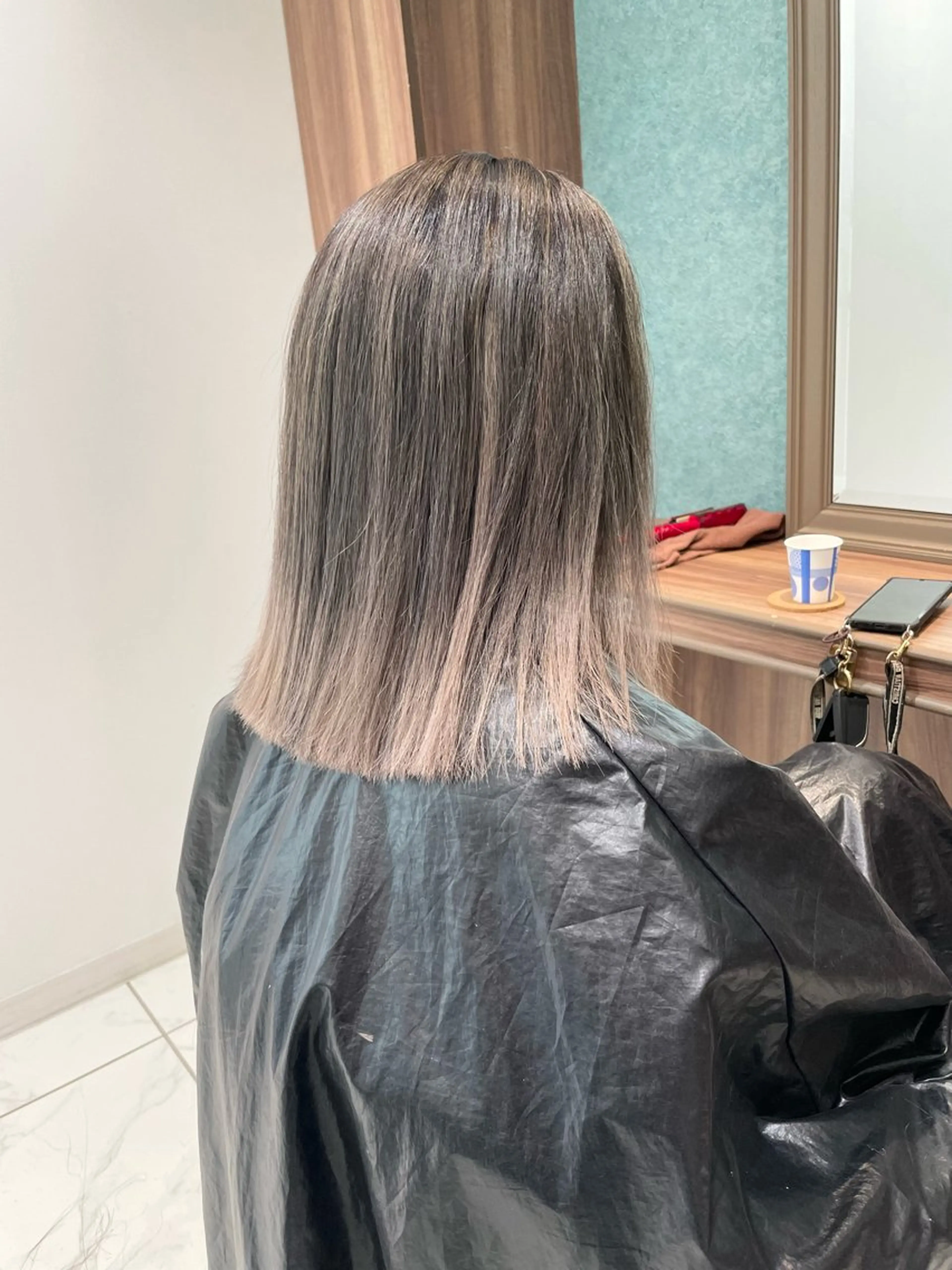 ミディアム カラー バレイヤージュ レイヤーカット カット ヘアカラー 🇰🇷韓国ヘア★ 副店長.쿠리타⭐︎のヘアスタイル