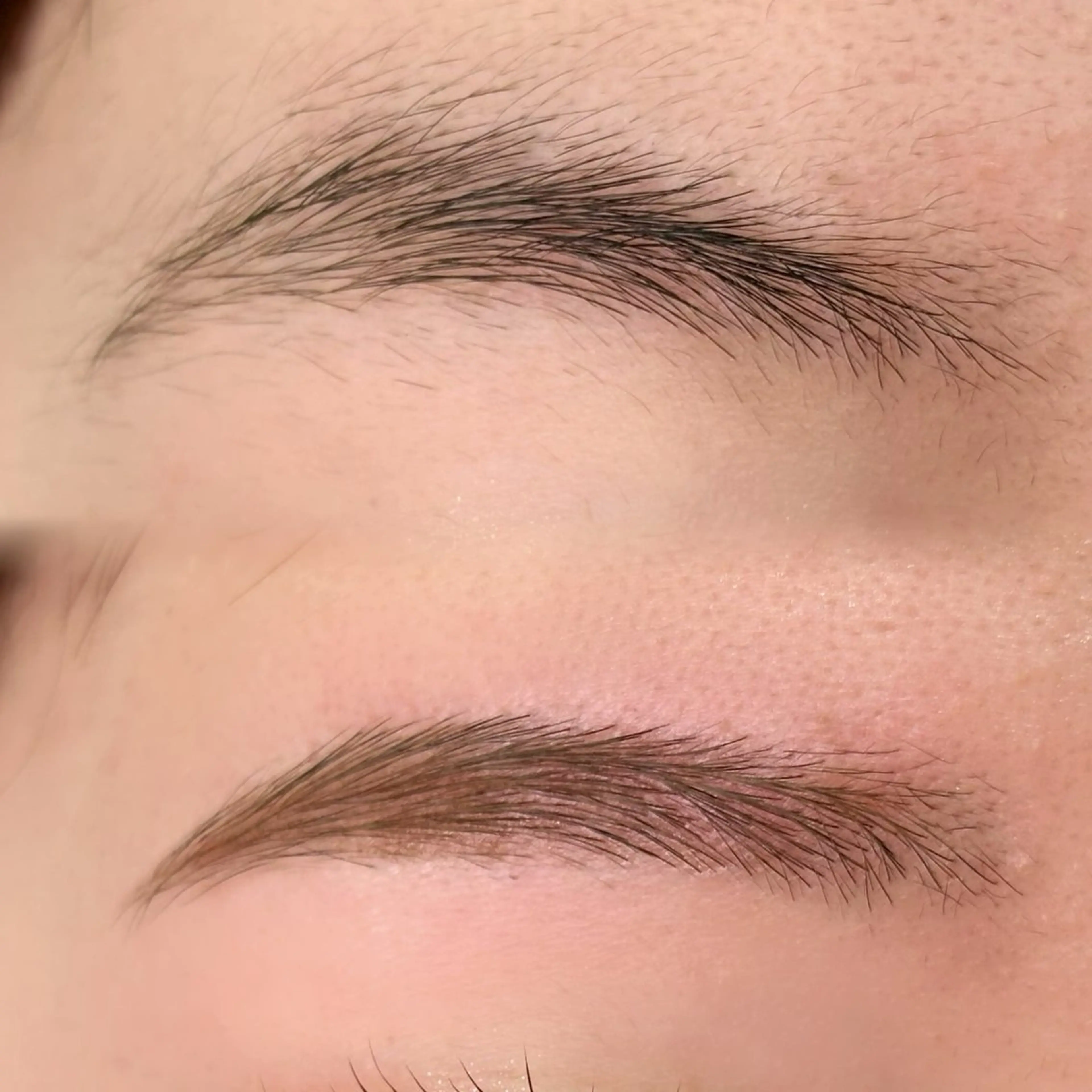 アイブロウ 眉毛ワックス脱毛 【SALON】東海市 神崎里奈の眉毛・アイブロウイメージ