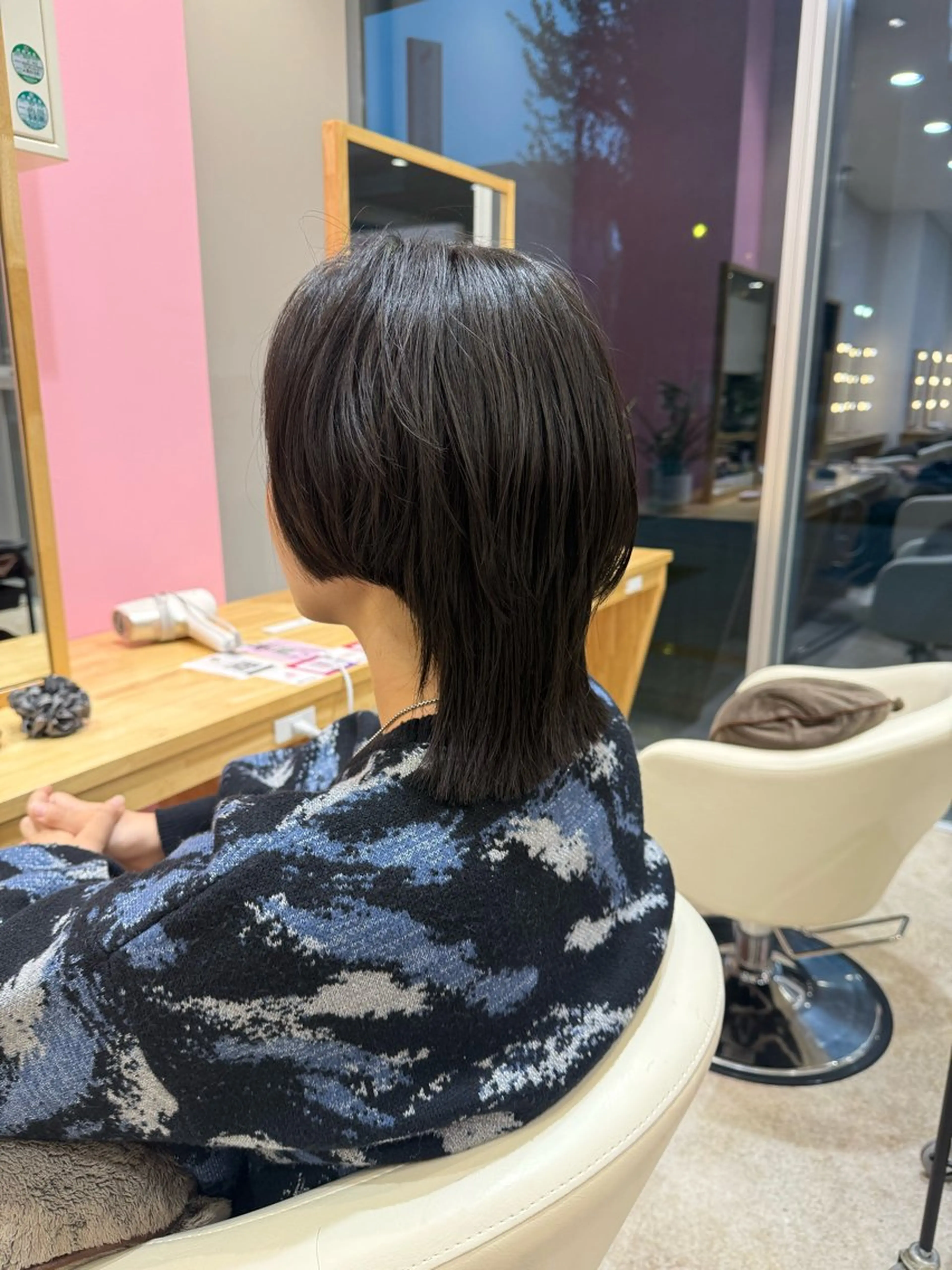 ミディアム ウルフカット カット 青木 ゆんなのヘアスタイル