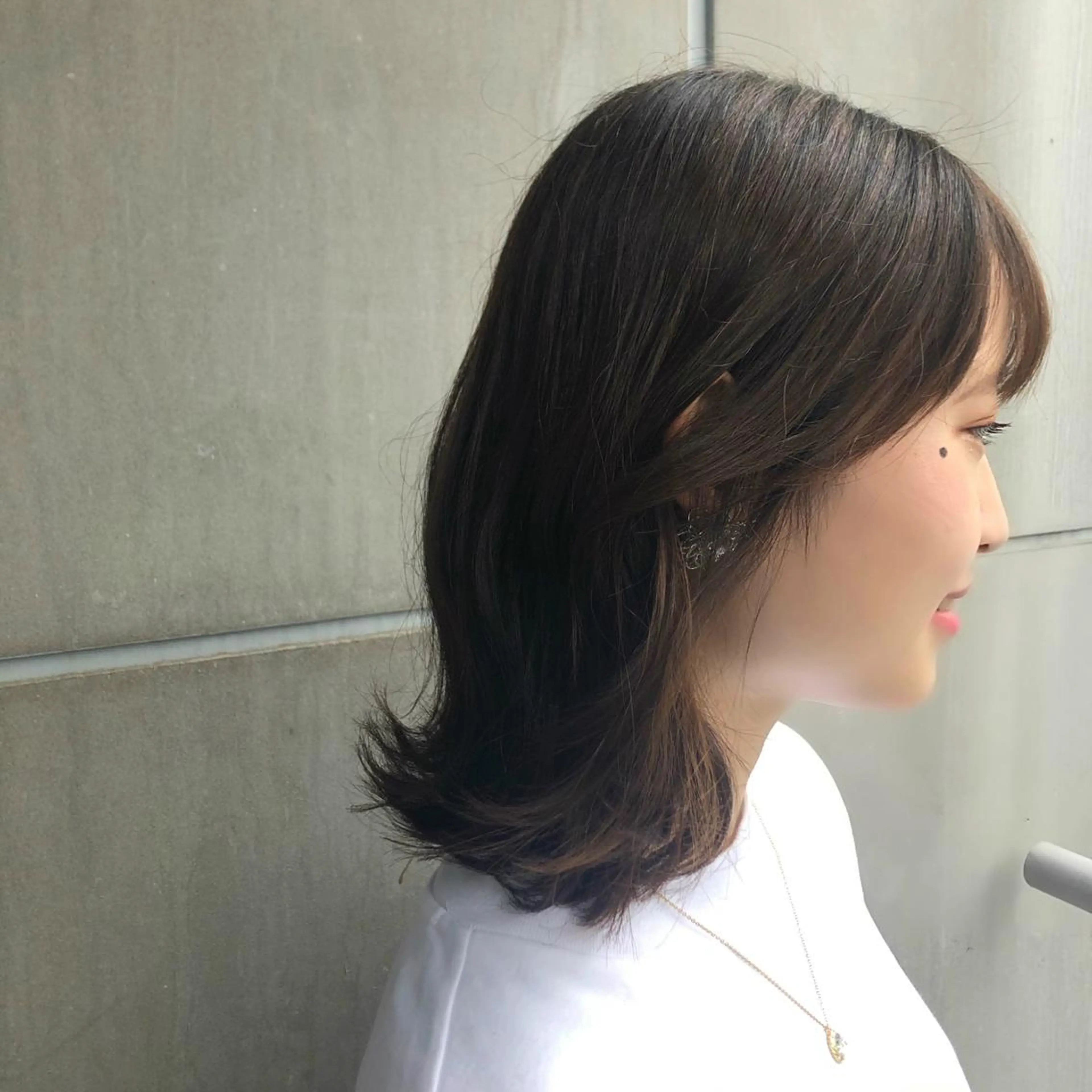 ミディアム カット ヘアカラー かめい りなのヘアスタイル