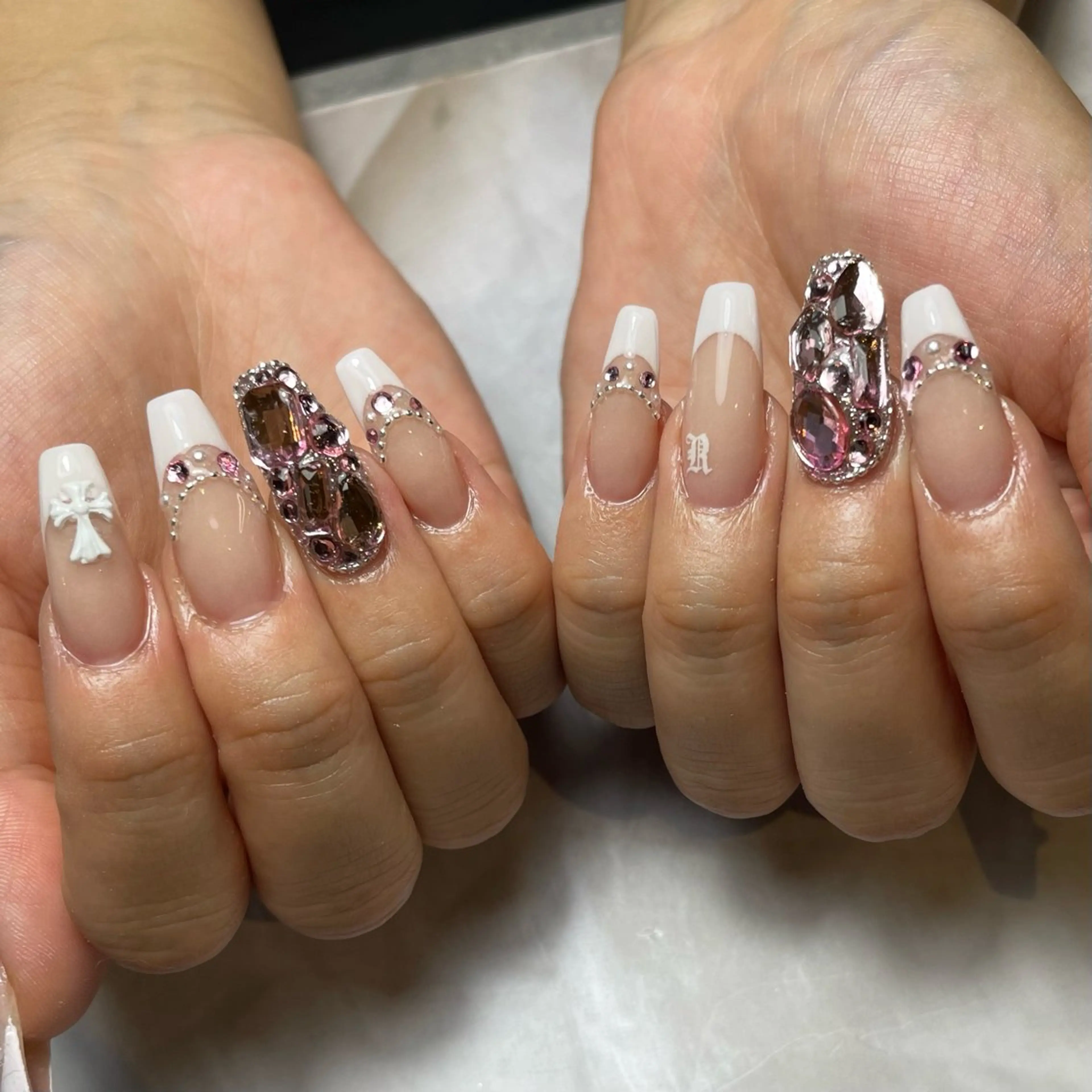 ネイル フレンチネイル キラキラネイル 持ち込み ピンク ハンドネイル Reflection marikoのネイルデザイン