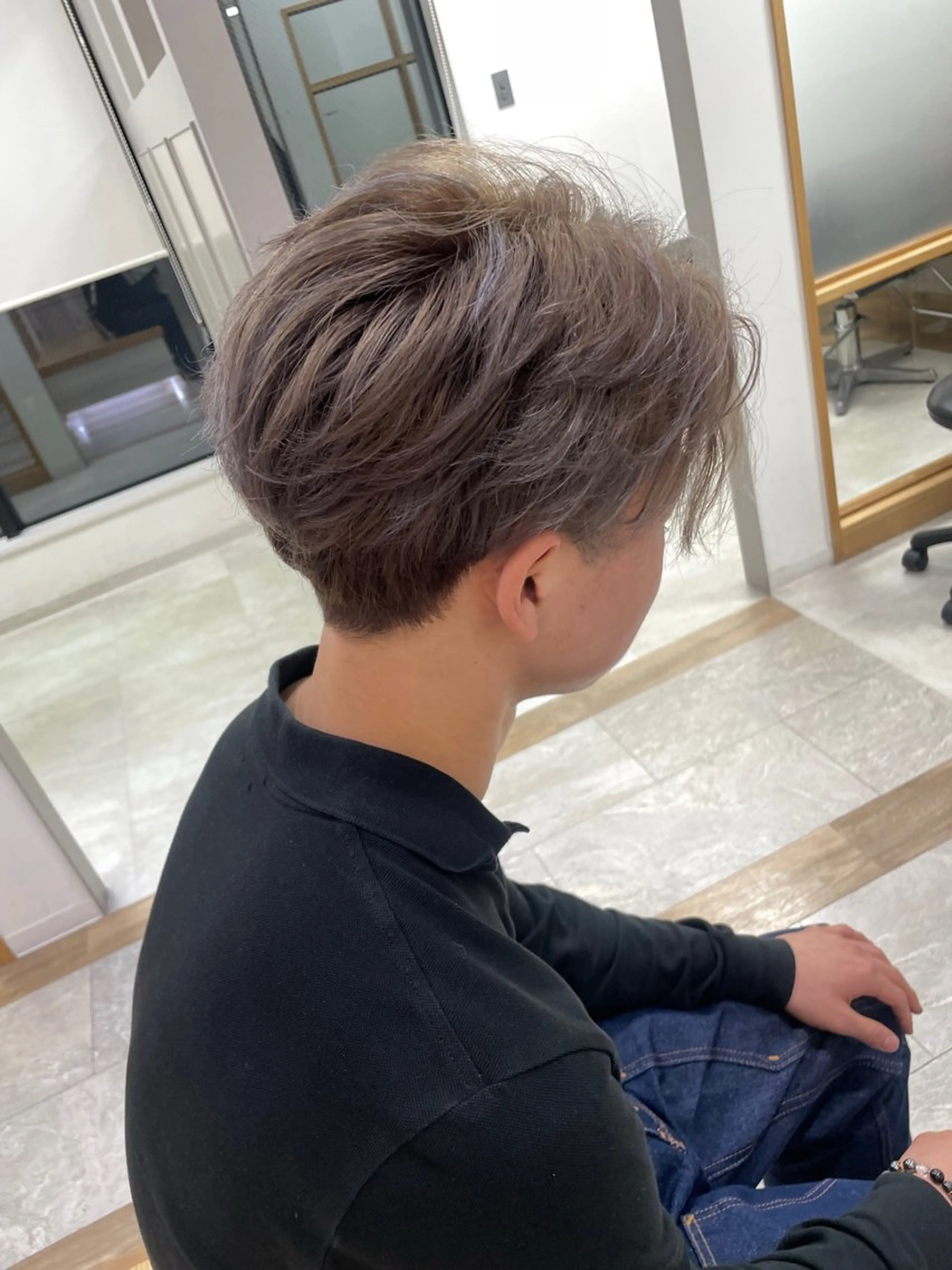 ミディアム カット ヘアカラー BLEACH 🟥 PERM 天神🏆のヘアスタイル