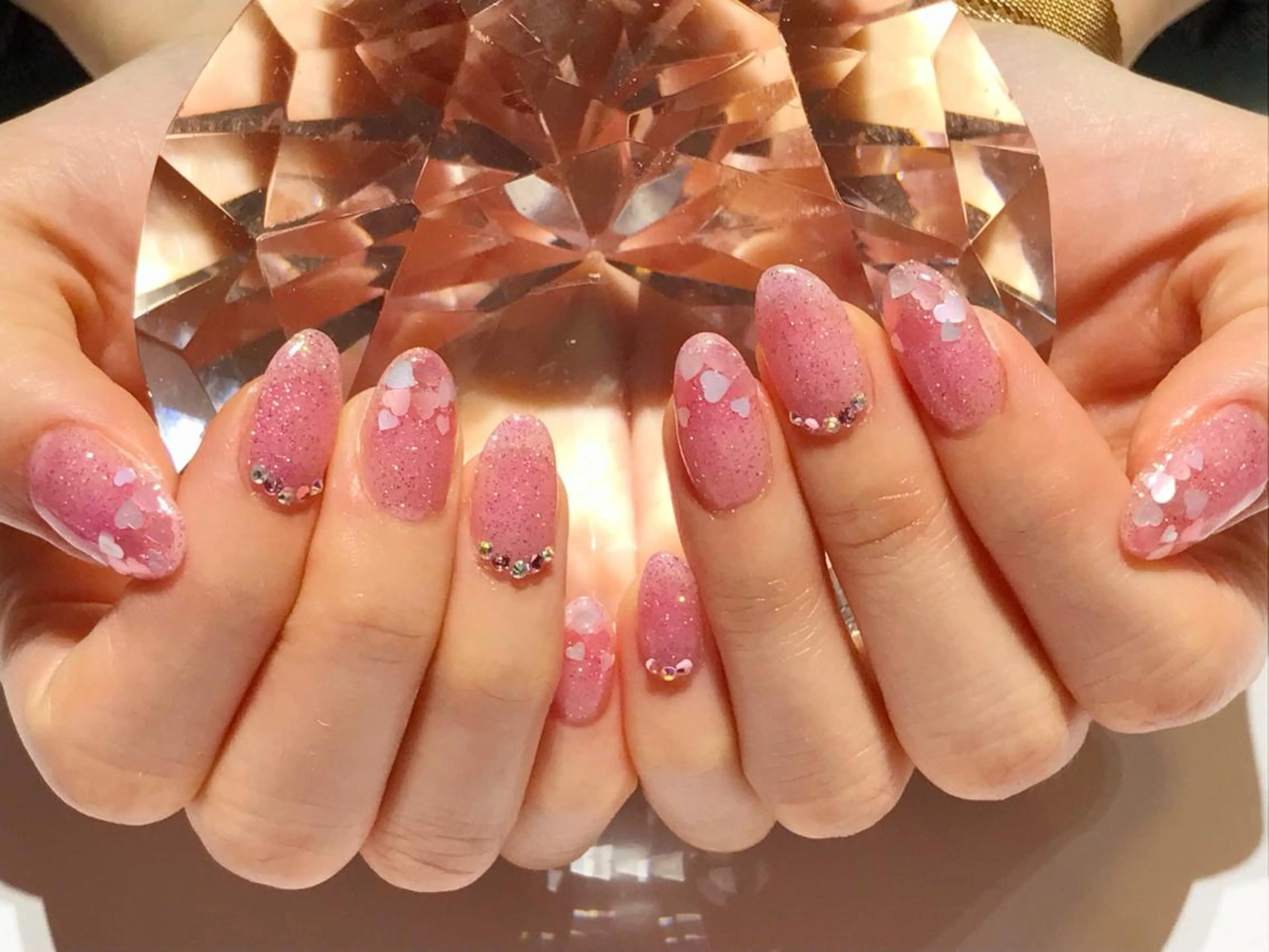 ネイル ラメ(グリッター) ストーンネイル YUN 💅のネイルデザイン