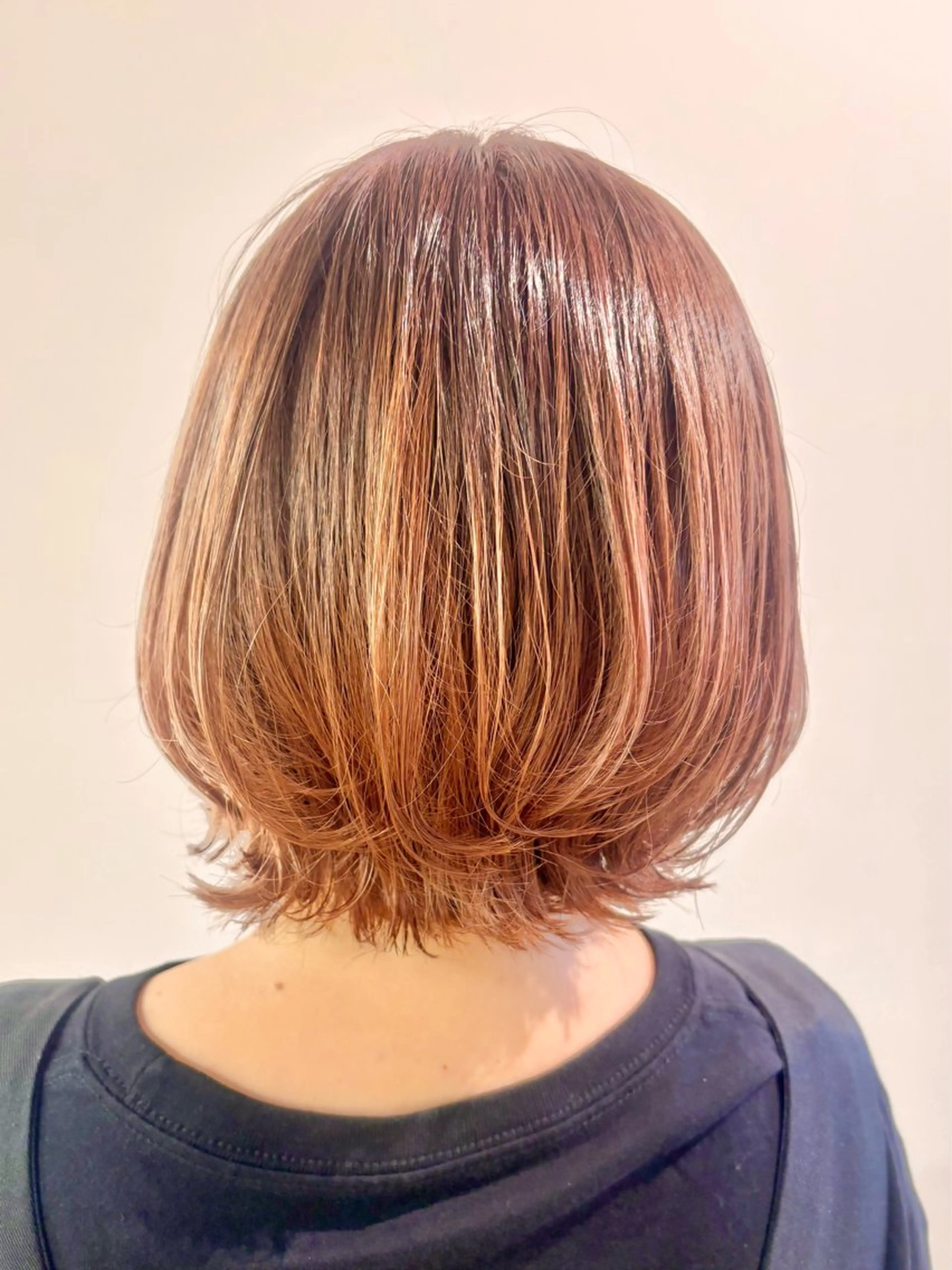 ミディアム カラー 古川 琴美のヘアスタイル