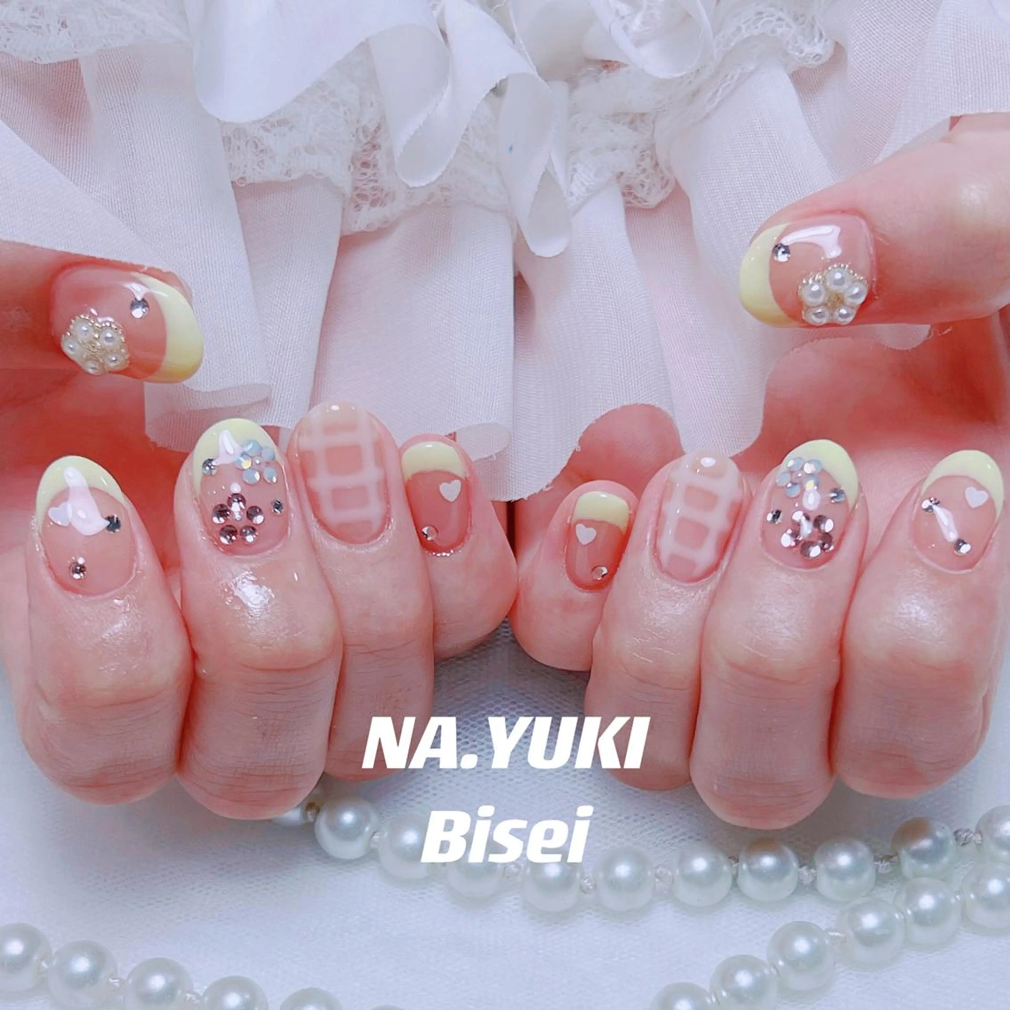 ネイル 🦋 Queenieのネイルデザイン