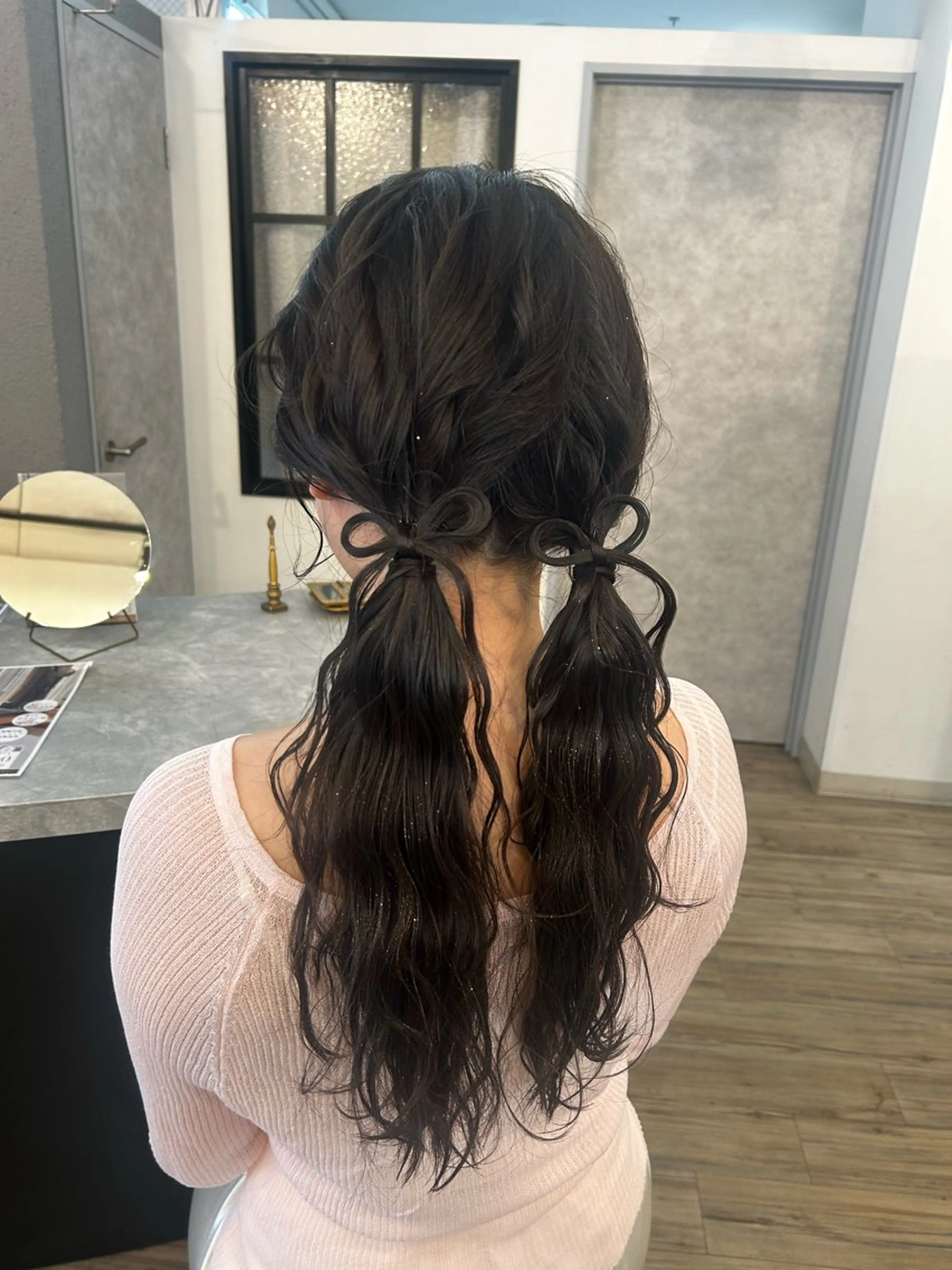 セミロング ヘアアレンジ ブリーチ／ヘアセット 🪞🌙minamiのヘアスタイル