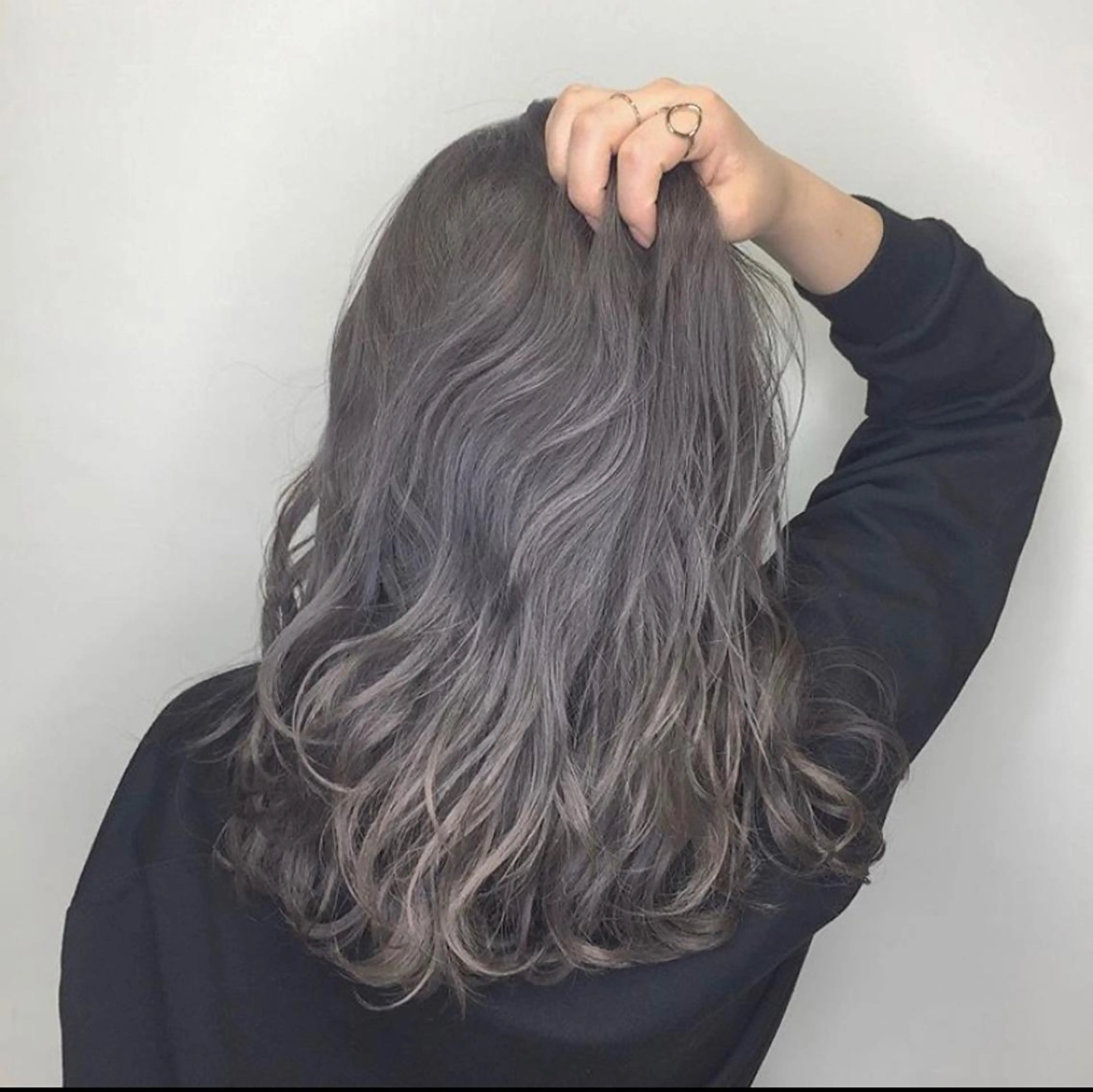 セミロング カラー ヘアアレンジ ヘアカラー トリートメント 川上 麻梨阿のヘアスタイル