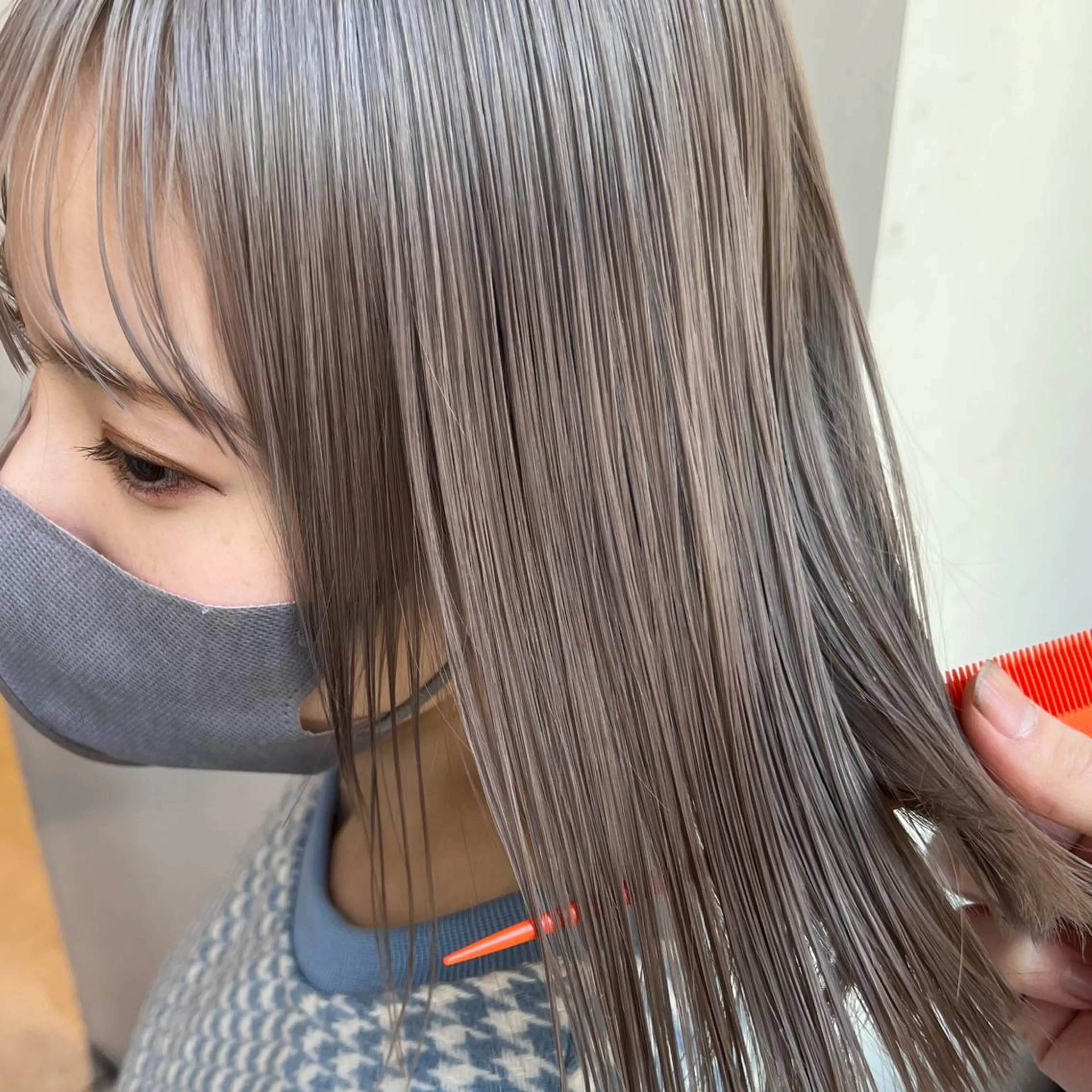 セミロング カラー ベージュカラー 透明感カラー グレージュ ボブ ヘアカラー トリートメント ヘアセット レイヤー専門家 ダブルカラー修のヘアスタイル