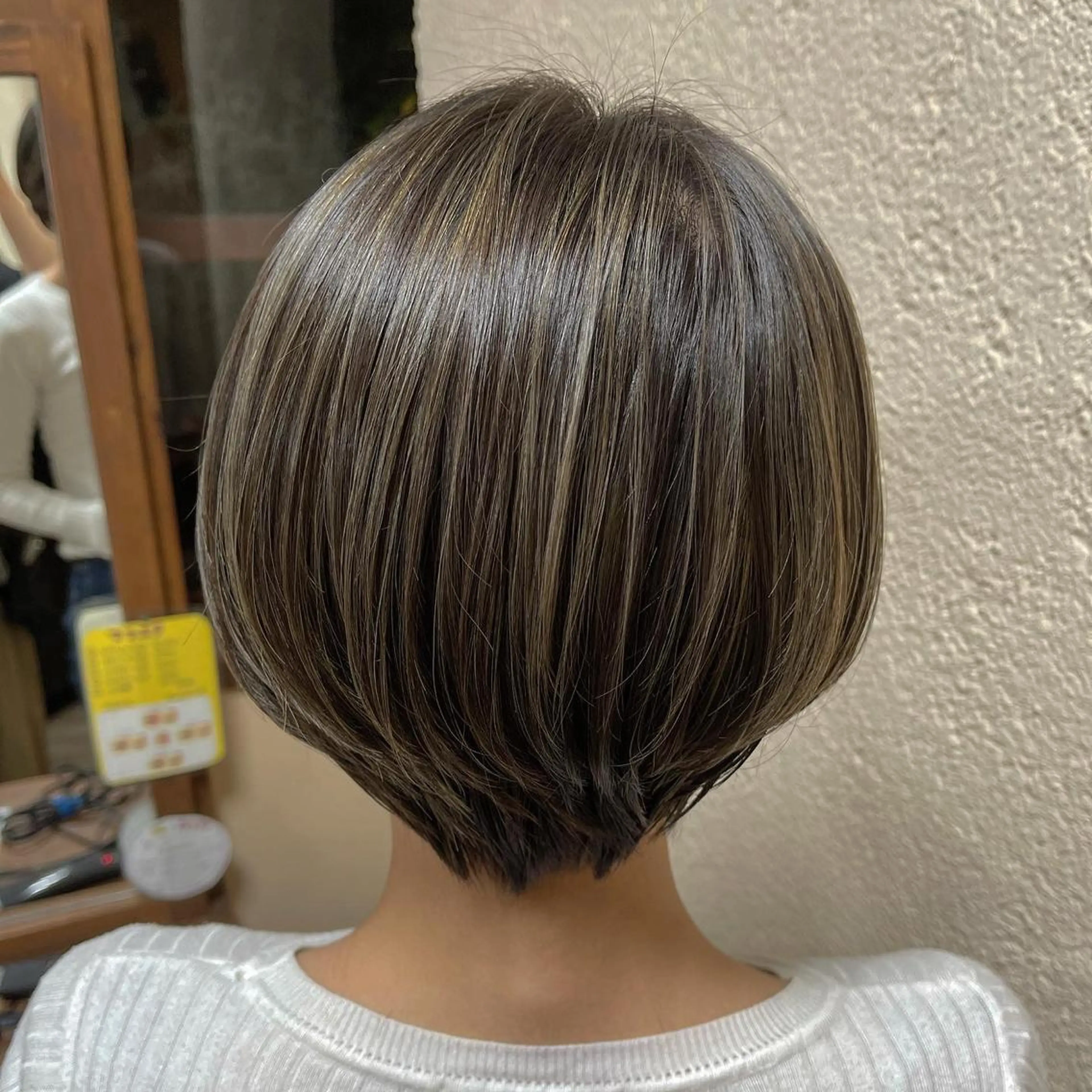 ショート ハイライト ショートヘア カット ヘアカラー 磧本 祐里恵のヘアスタイル