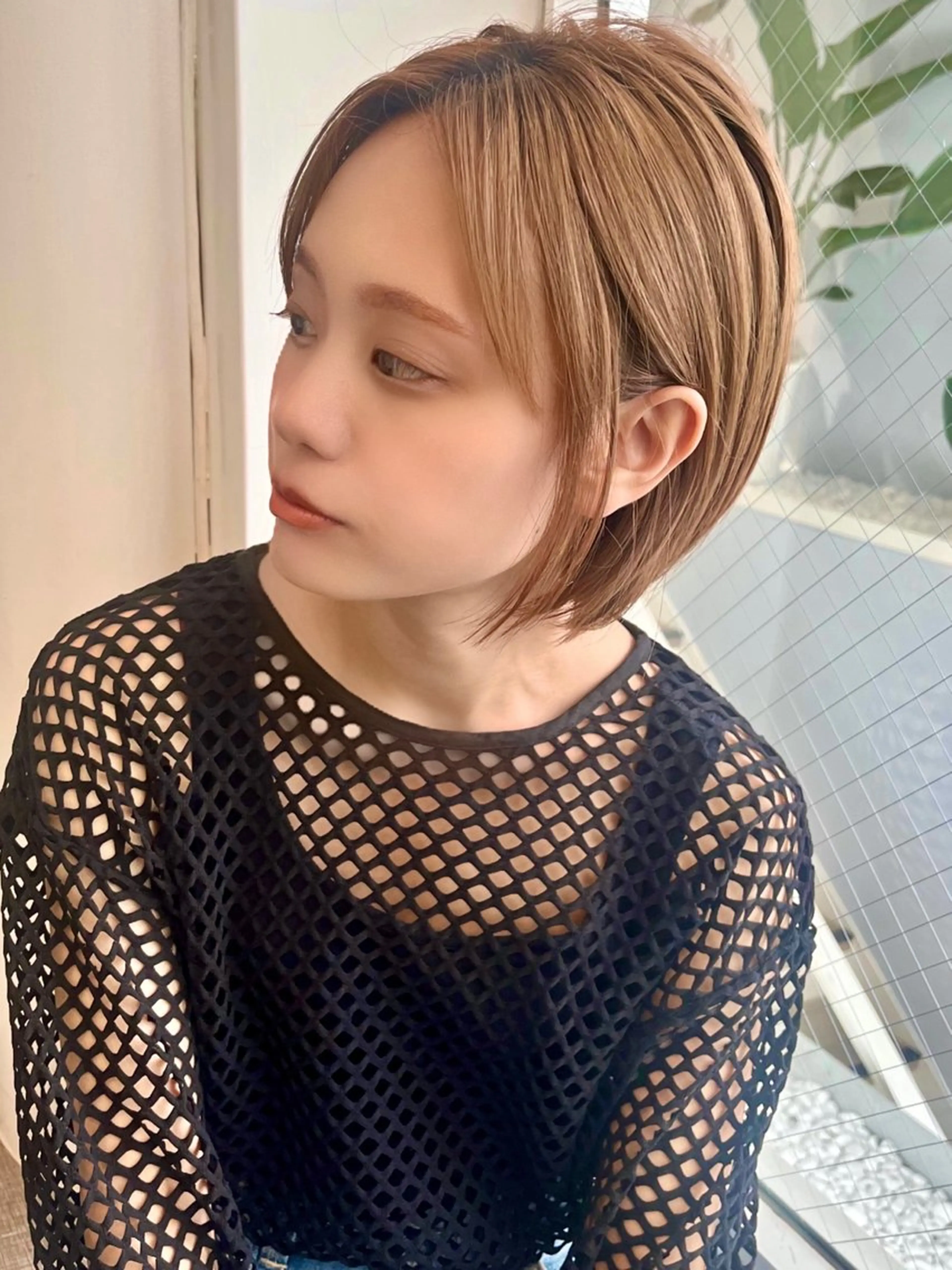 ショート カラー ベージュカラー ミルクティーベージュ ボブ MILIA 古石　和奈のヘアスタイル