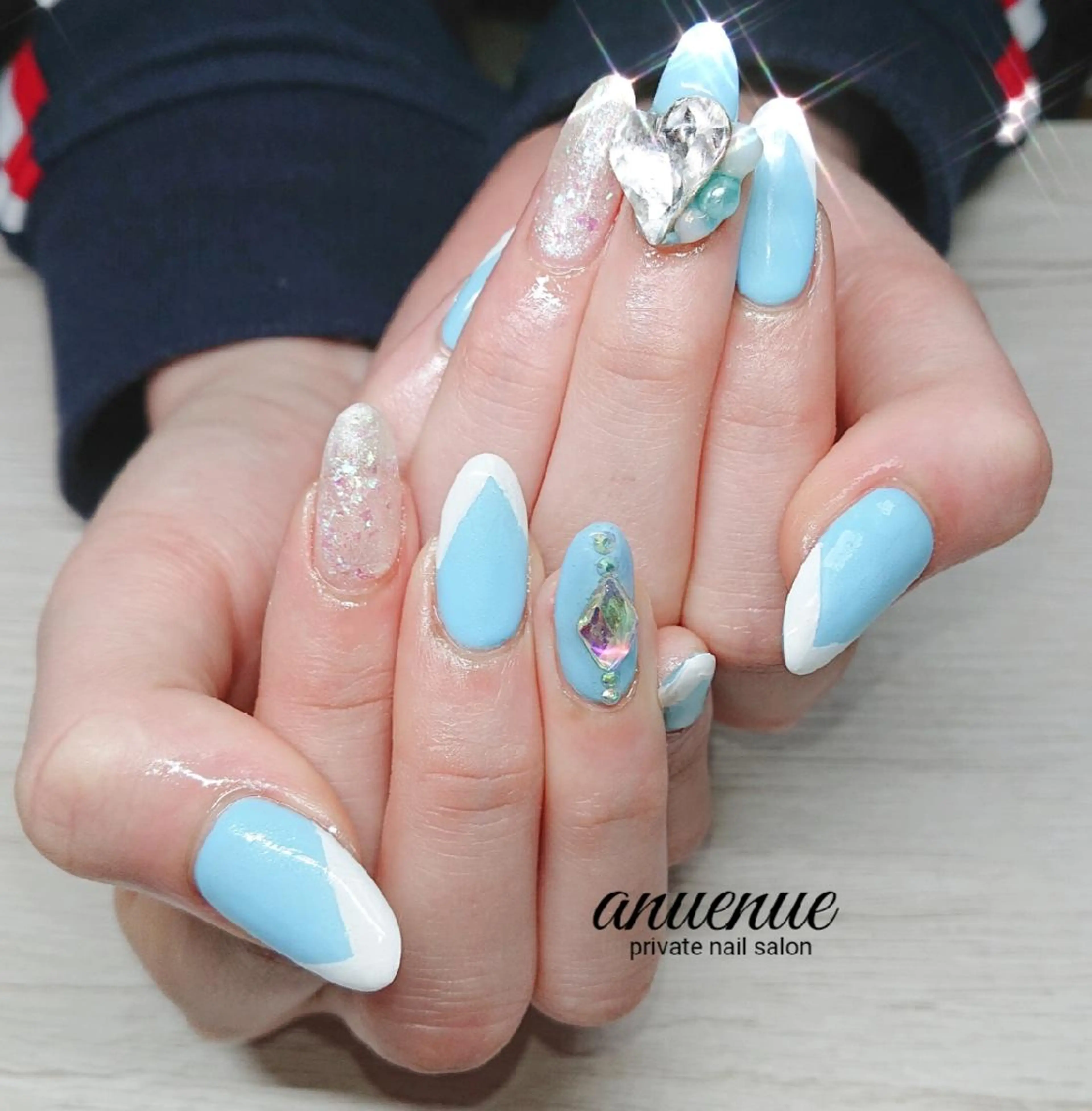 ネイル ハート ストーンネイル ハンドネイル ハンドケア anuenu eのネイルデザイン