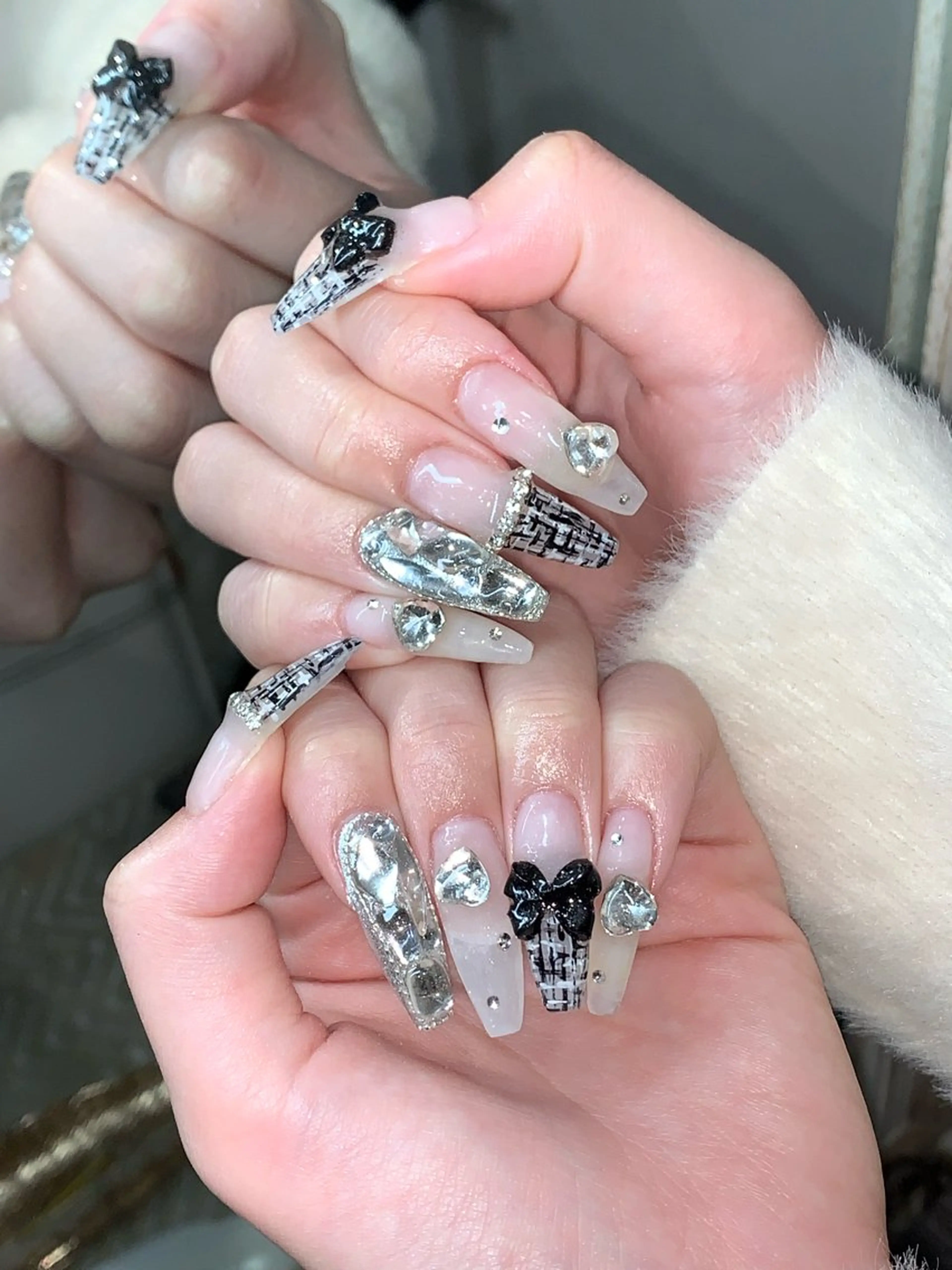 ネイル ハンドネイル NES NAIL所属・さゆり￤推しキャラ ￤ロングネイル🩷のネイルデザイン