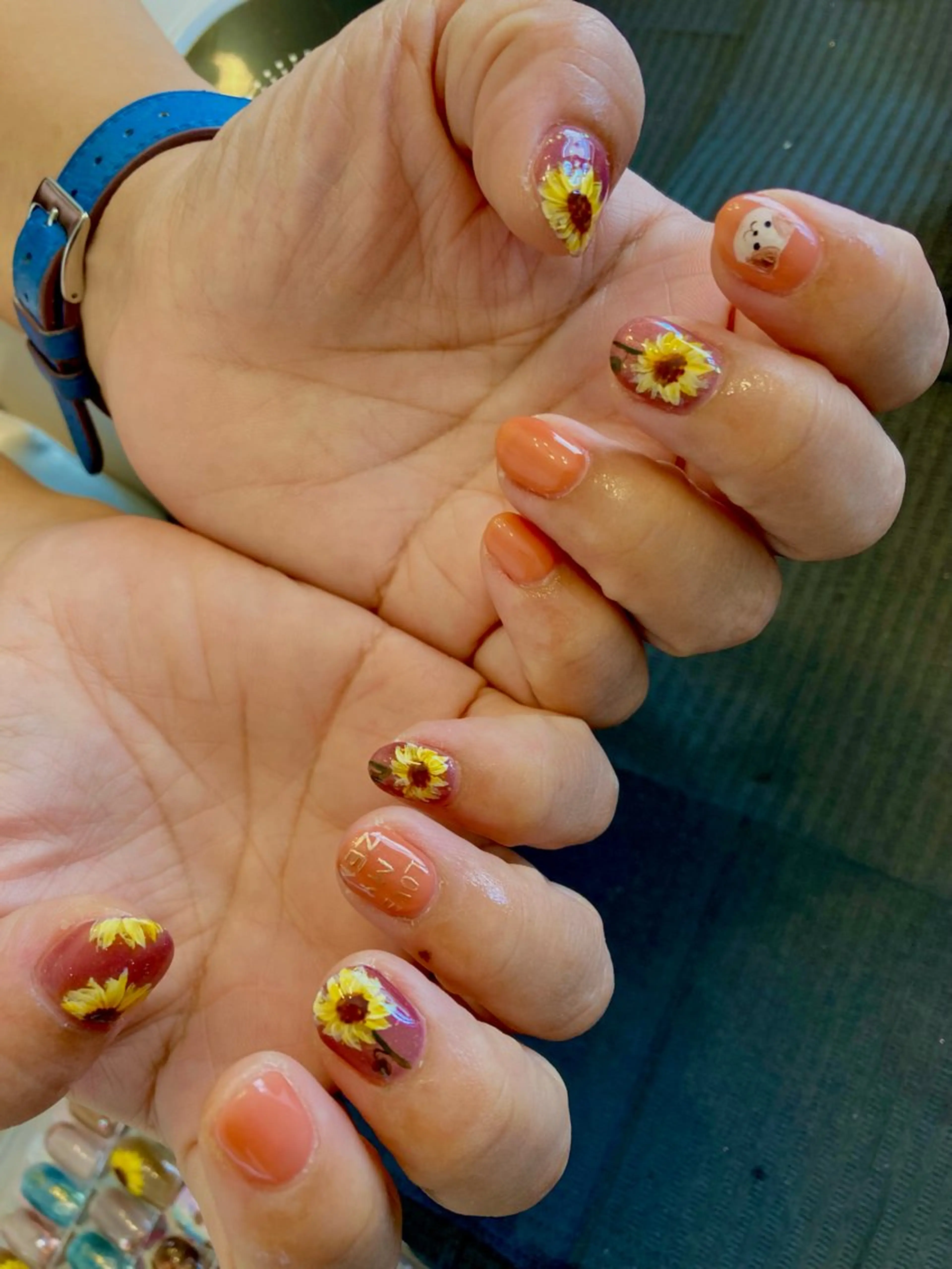 ネイル ハンドネイル ハンドケア 爪の絵描き屋　ミテネイル所属・爪の絵描き屋 ミテネイルのネイルデザイン