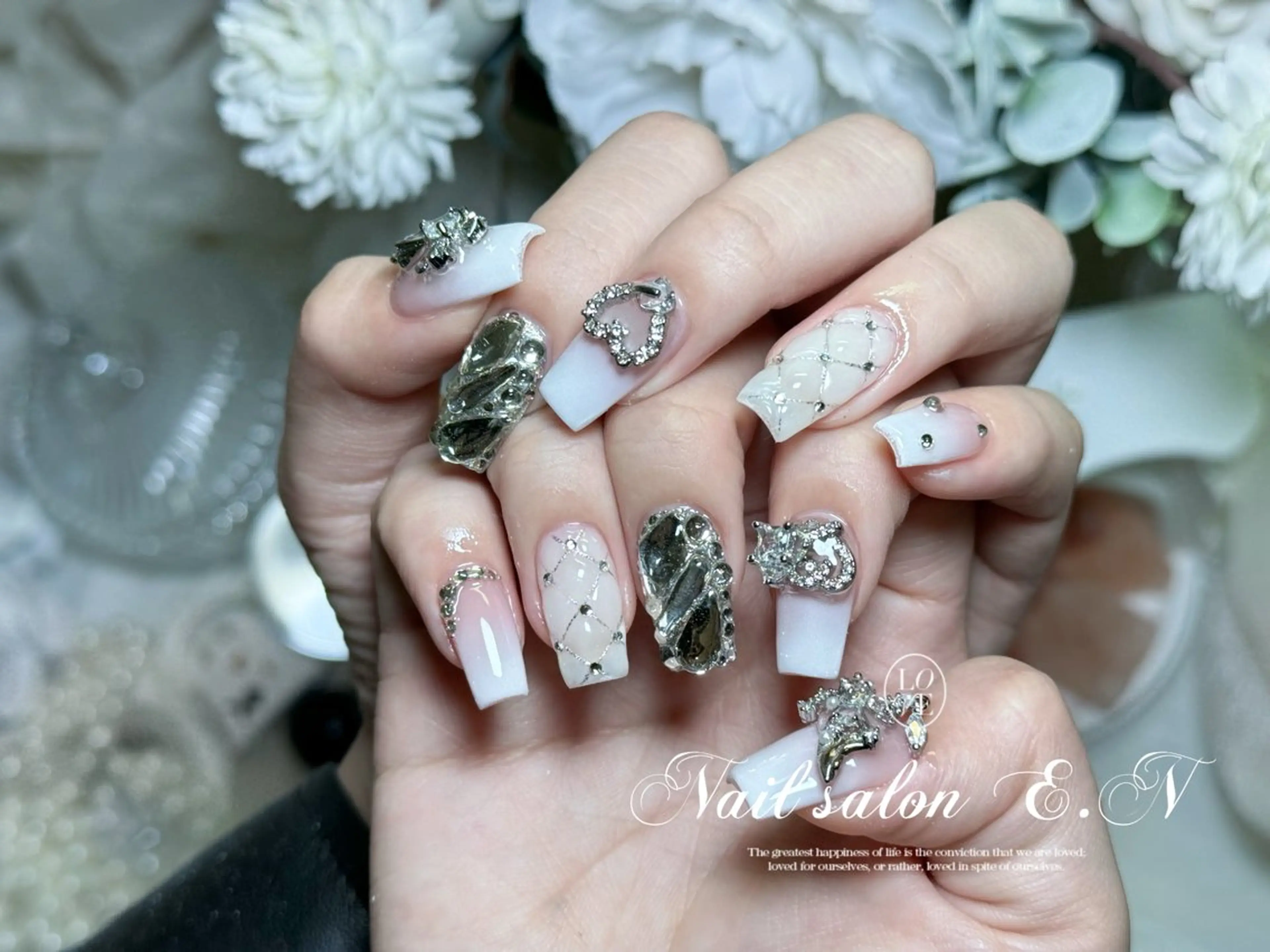 ネイル アートネイル オーロラネイル ガーリー キラキラネイル 韓国ネイル ハンドネイル E.N🦋 長さ出し/持ち込みのネイルデザイン