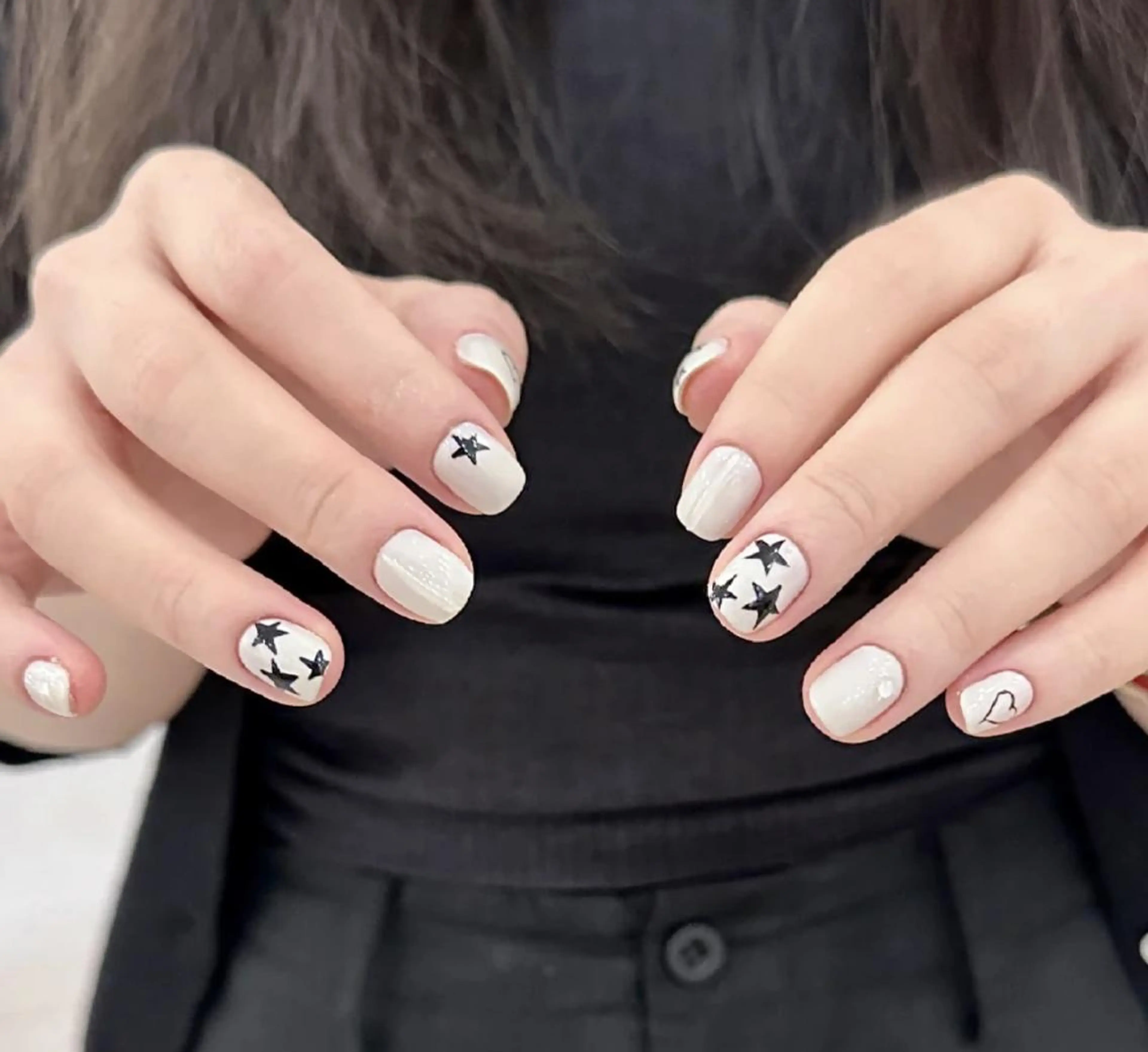 ネイル シンプルネイル Queens ひなのネイルデザイン