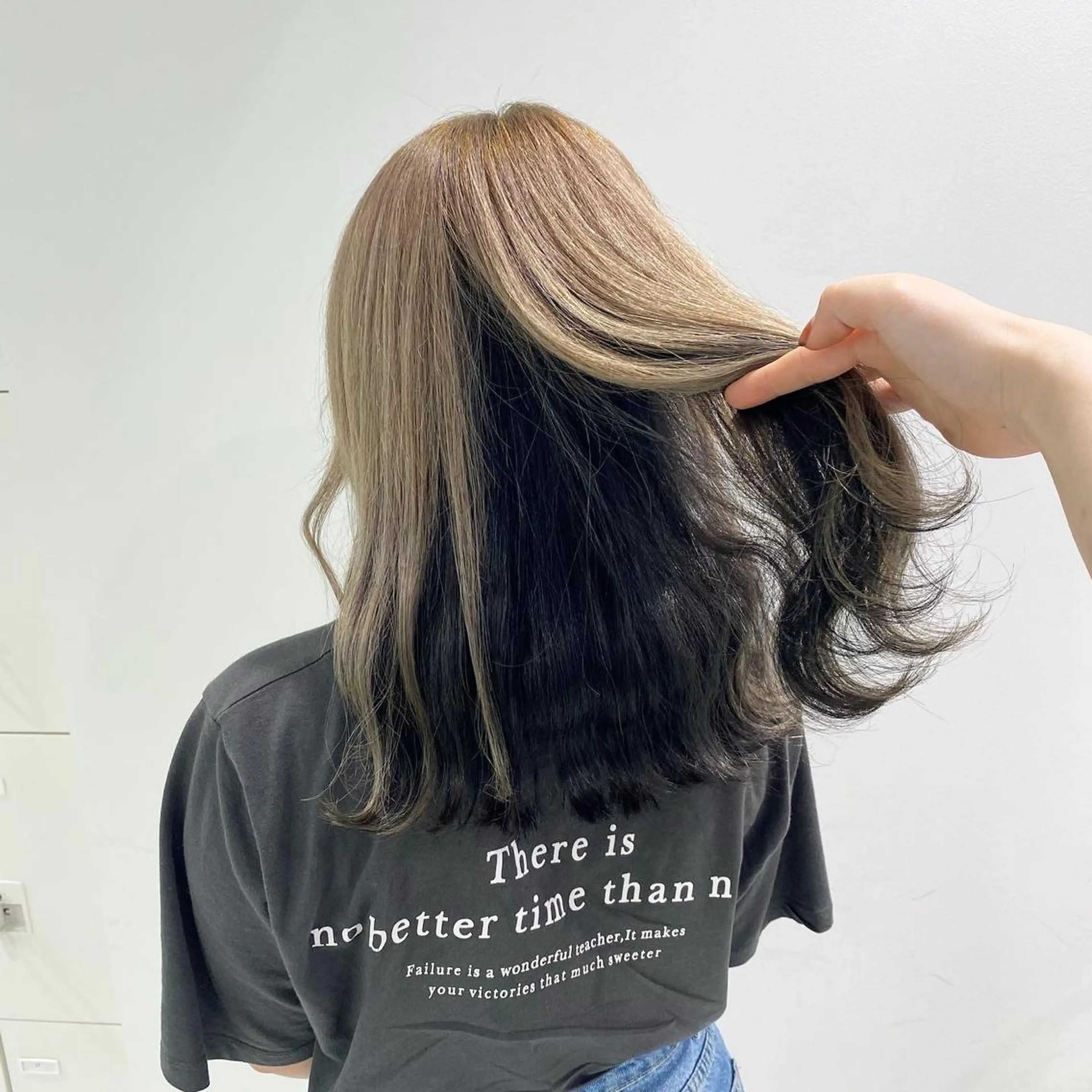 ミディアム カラー パーマ ヘアアレンジ メンズ キッズ ネイル マツエク・マツパ メンズインナーカラー ベージュカラー デザインカラー インナーカラー ホワイトベージュ Lumo所属・💖横浜ブリーチなし 💖MIHOのヘアスタイル