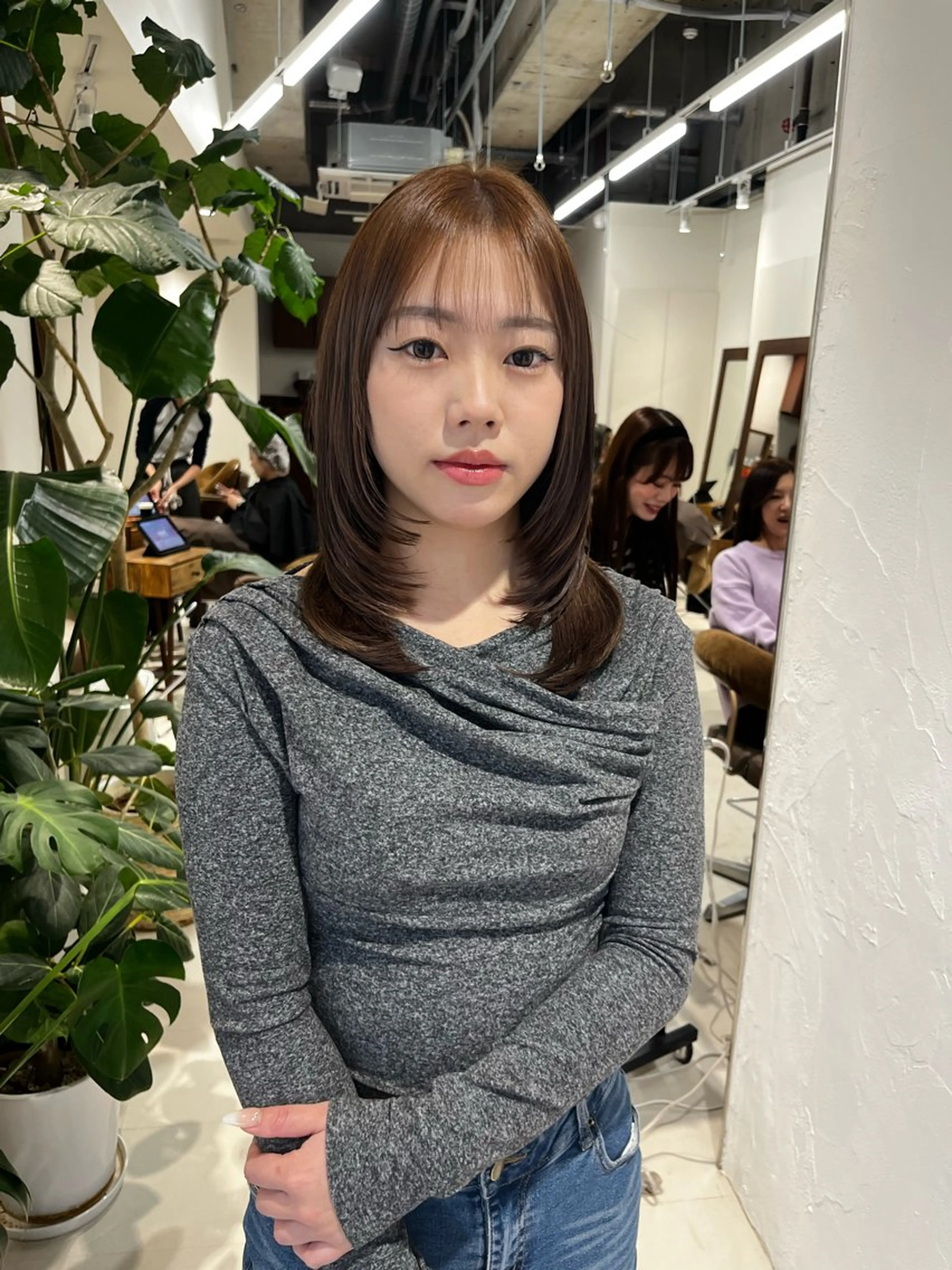 ミディアム カラー ブラウンカラー レイヤーカット カット ヘアカラー トリートメント レイヤーカット/ブラ ウンカラー/河野凜のヘアスタイル