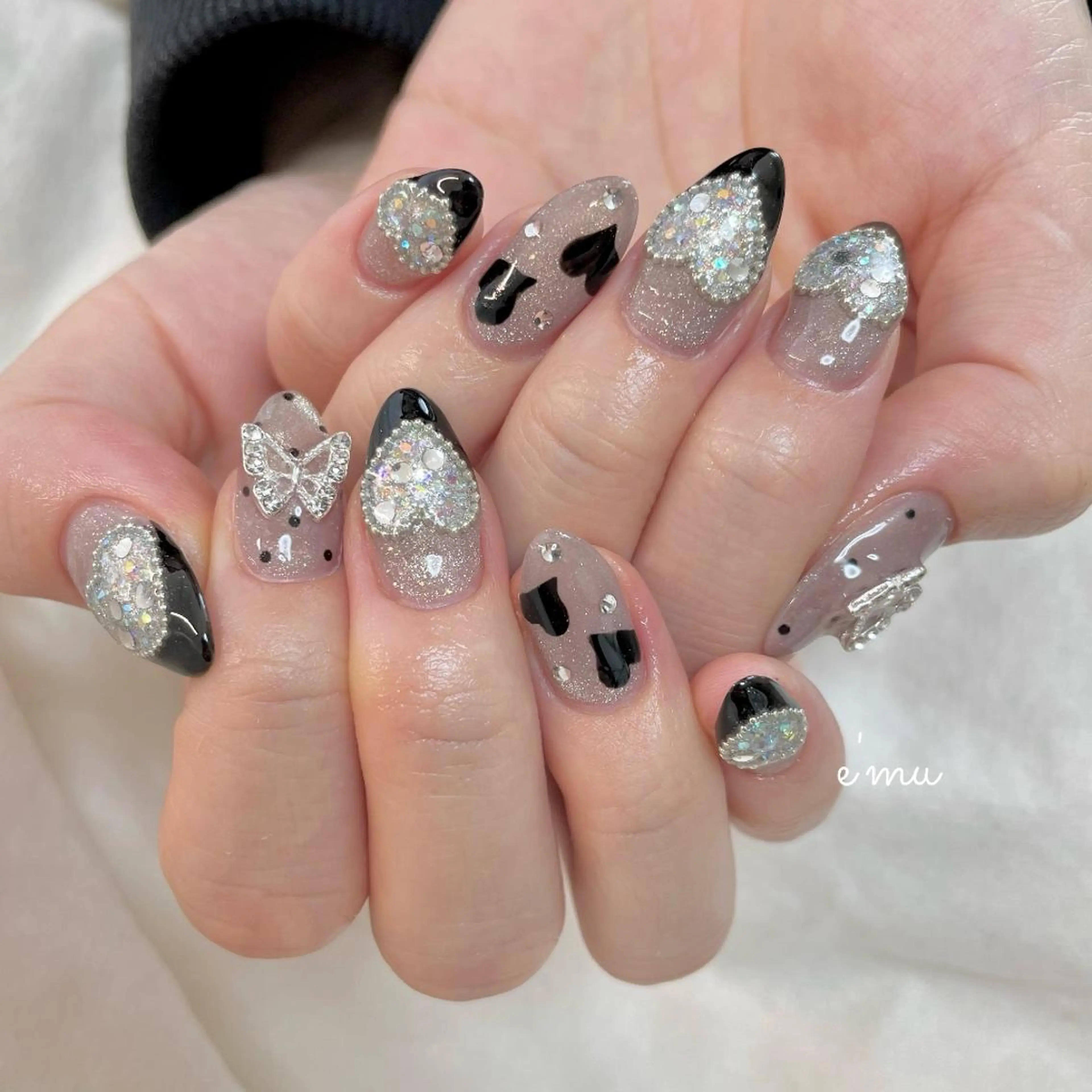 ネイル フレンチネイル ハート 韓国ネイル ハンドネイル nail salon e'mu💐のネイルデザイン