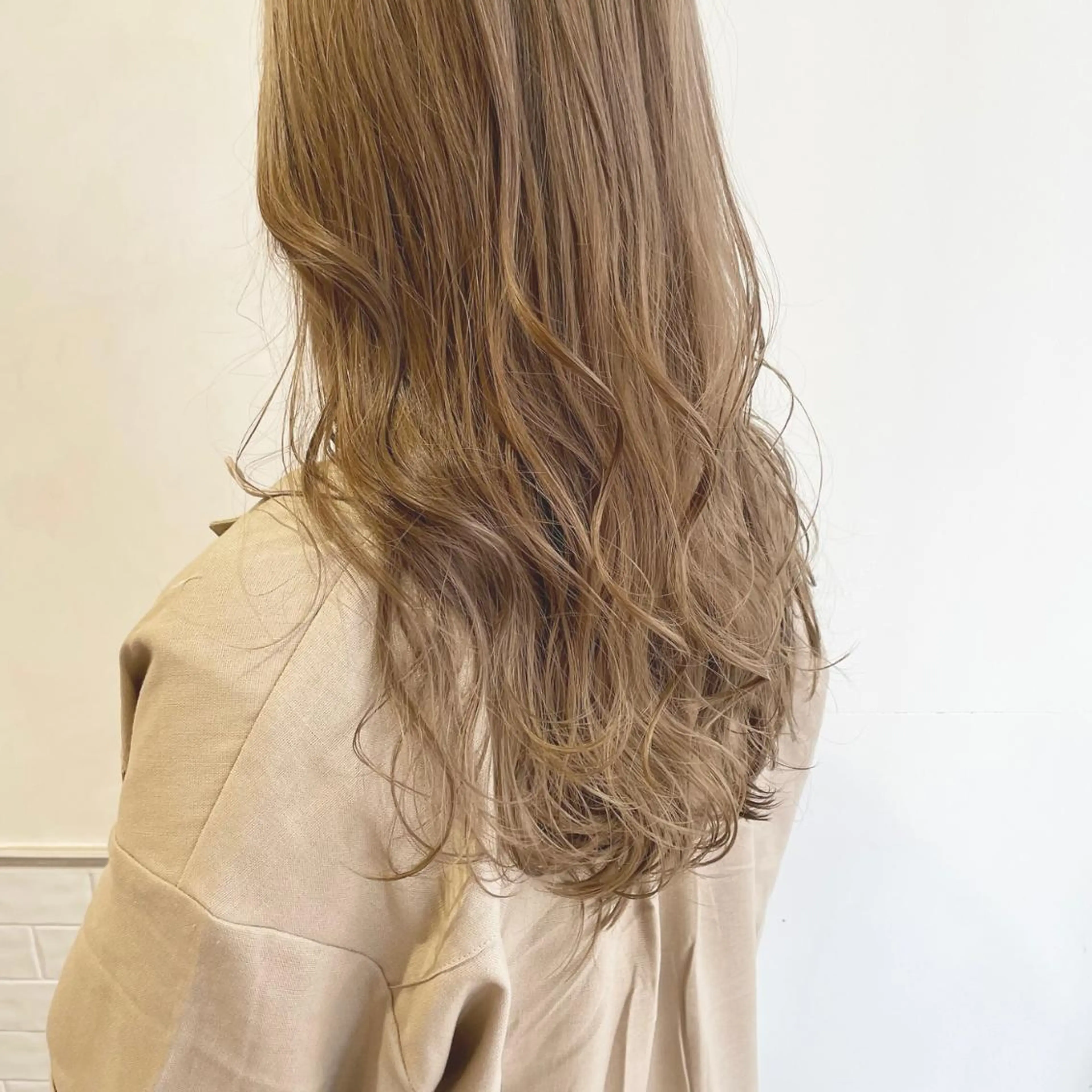 セミロング ROMEO 京橋のヘアスタイル