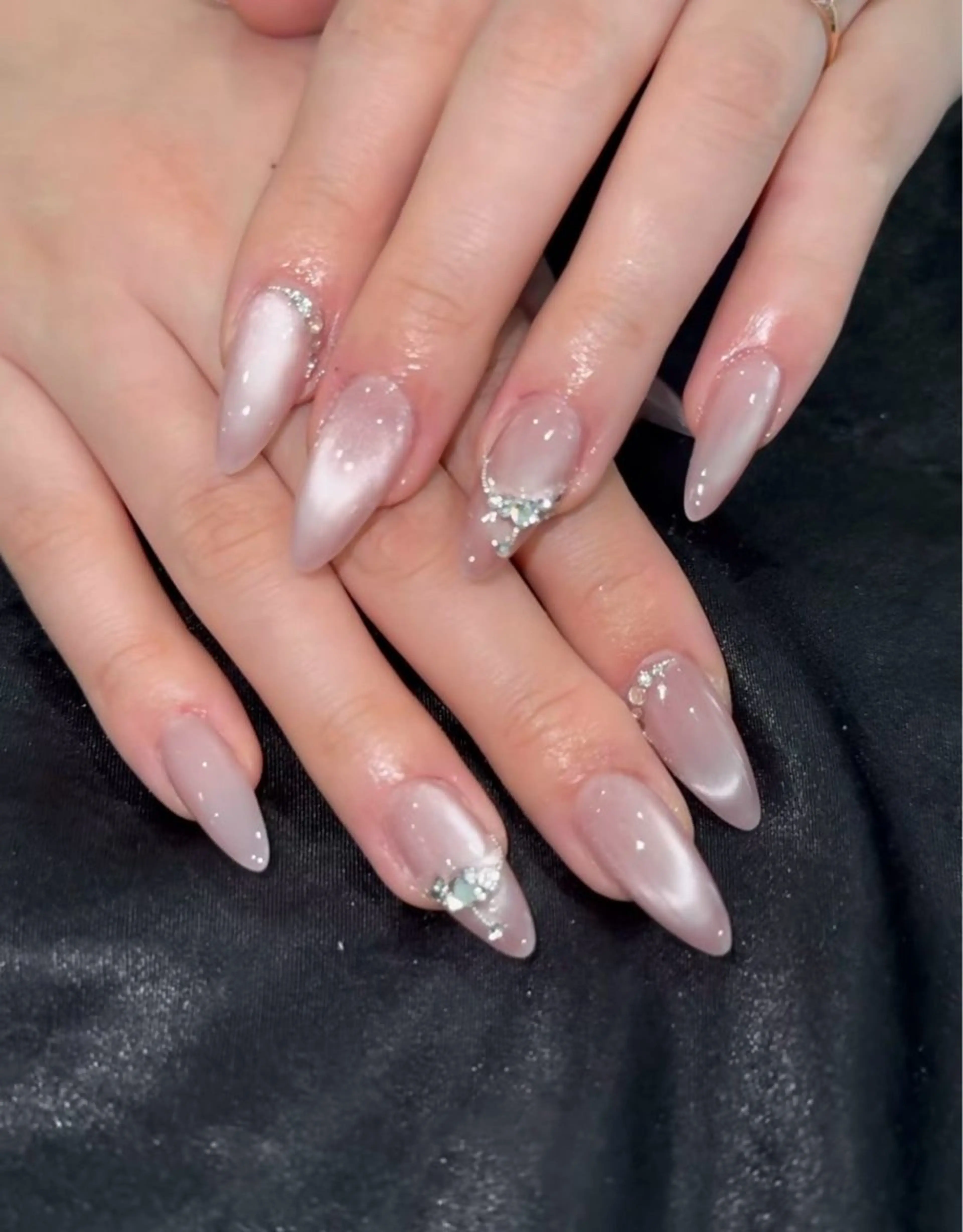 ネイル キラキラネイル 韓国ネイル 持ち込み ワンホンネイル ハンドネイル JOSIE nail studioのネイルデザイン