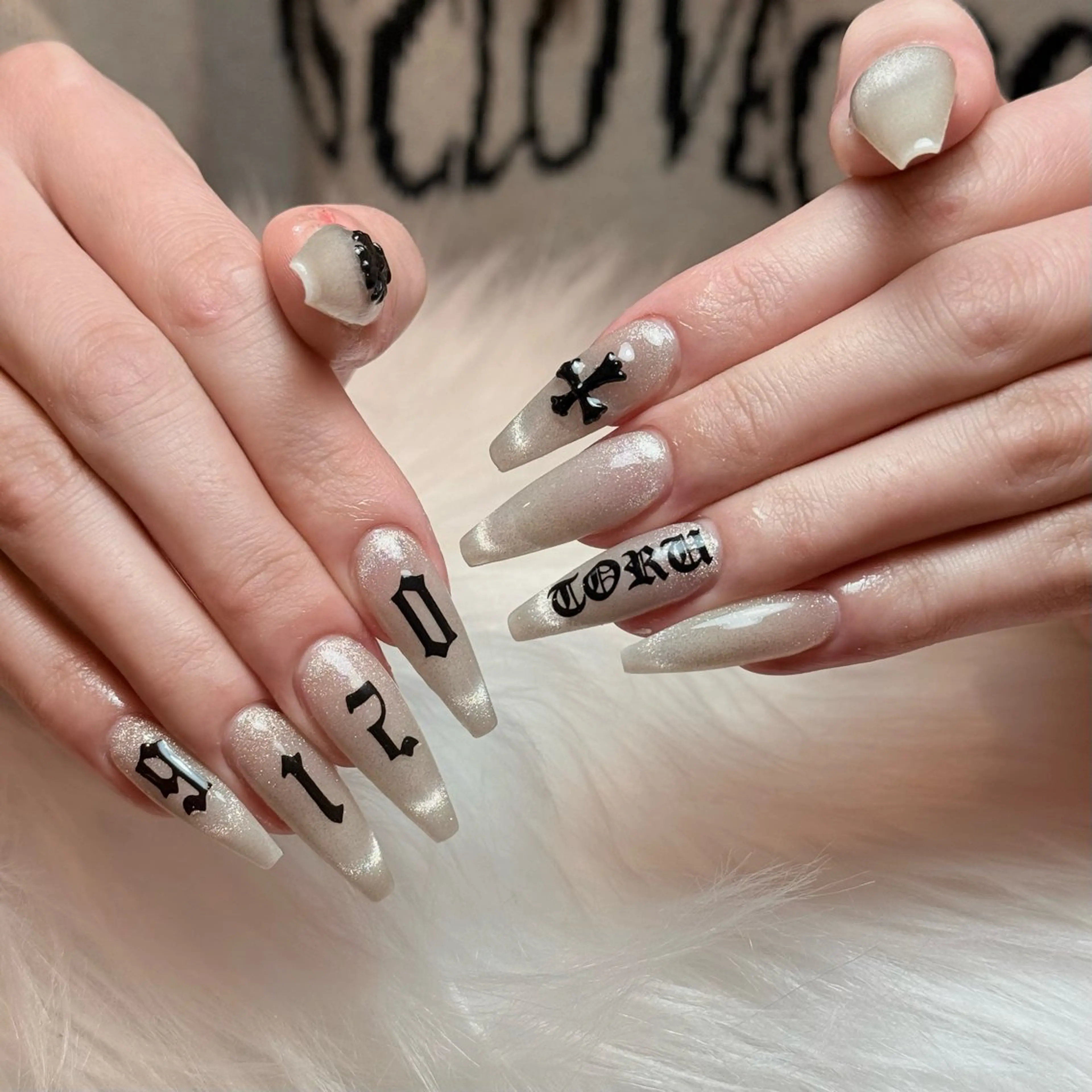ネイル フレンチネイル ロングネイル マグネットネイル スカルプネイル スーパーロングネイル Nihonthy Nail 新宿のネイルデザイン
