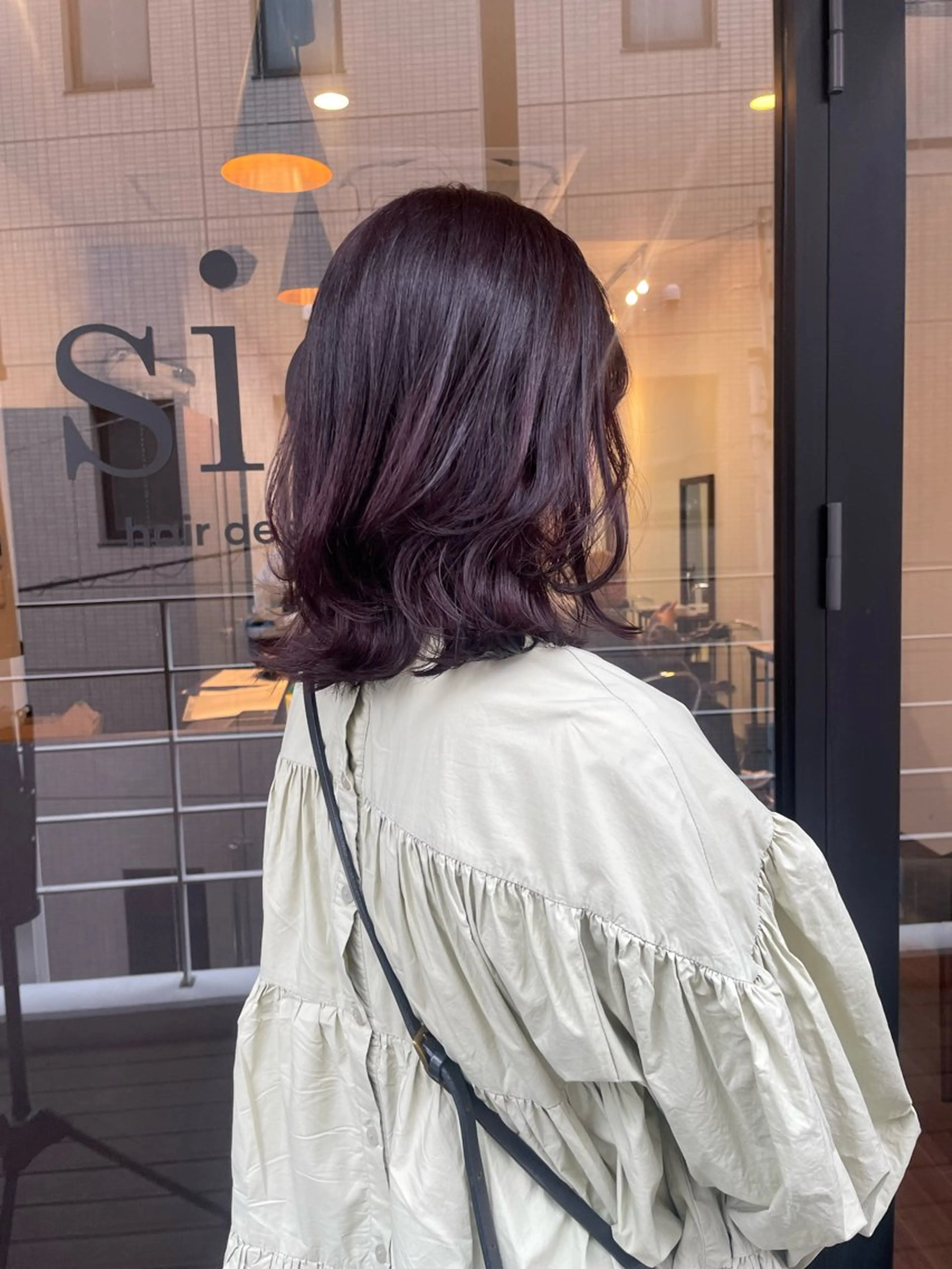 ミディアム カラー ヘアアレンジ カット ヘアカラー トリートメント 青髪特化🩵 ダブルカラーのヘアスタイル