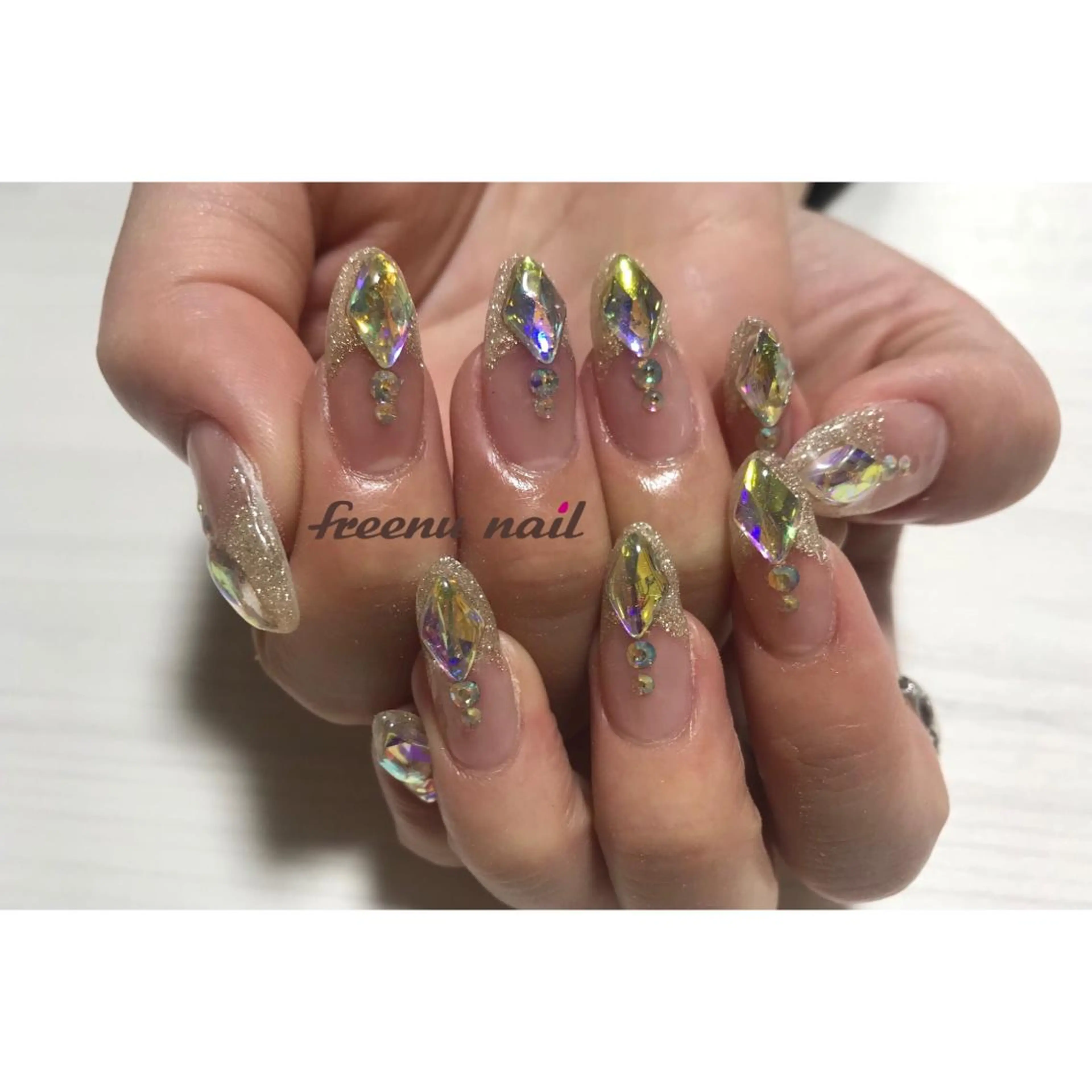 ネイル フレンチネイル ラメ(グリッター) freenu nail【24H】のネイルデザイン