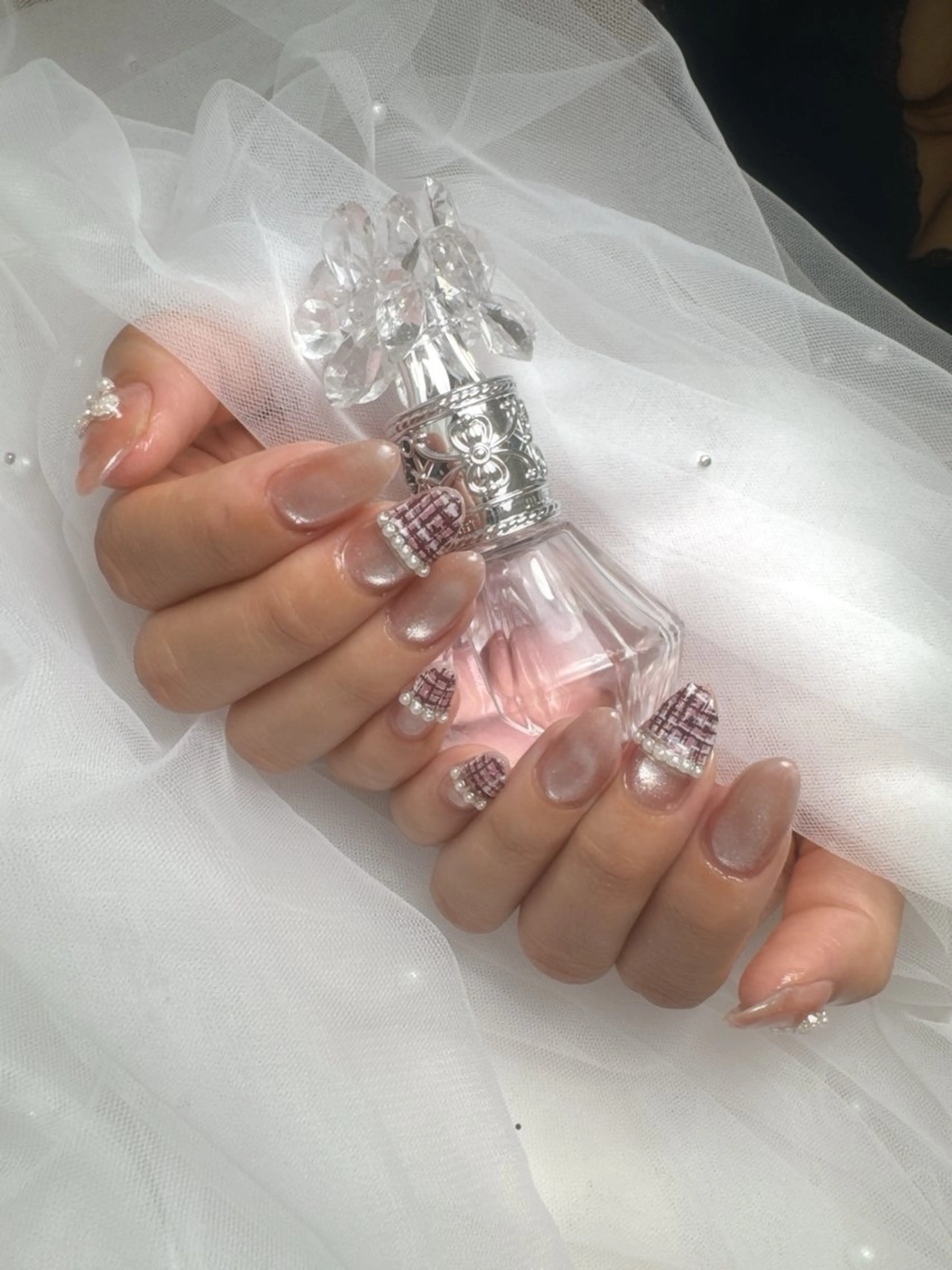 ネイル フレンチネイル ガラスフレンチ キラキラネイル 韓国ネイル 持ち込み ハンドネイル Queeens nailのネイルデザイン