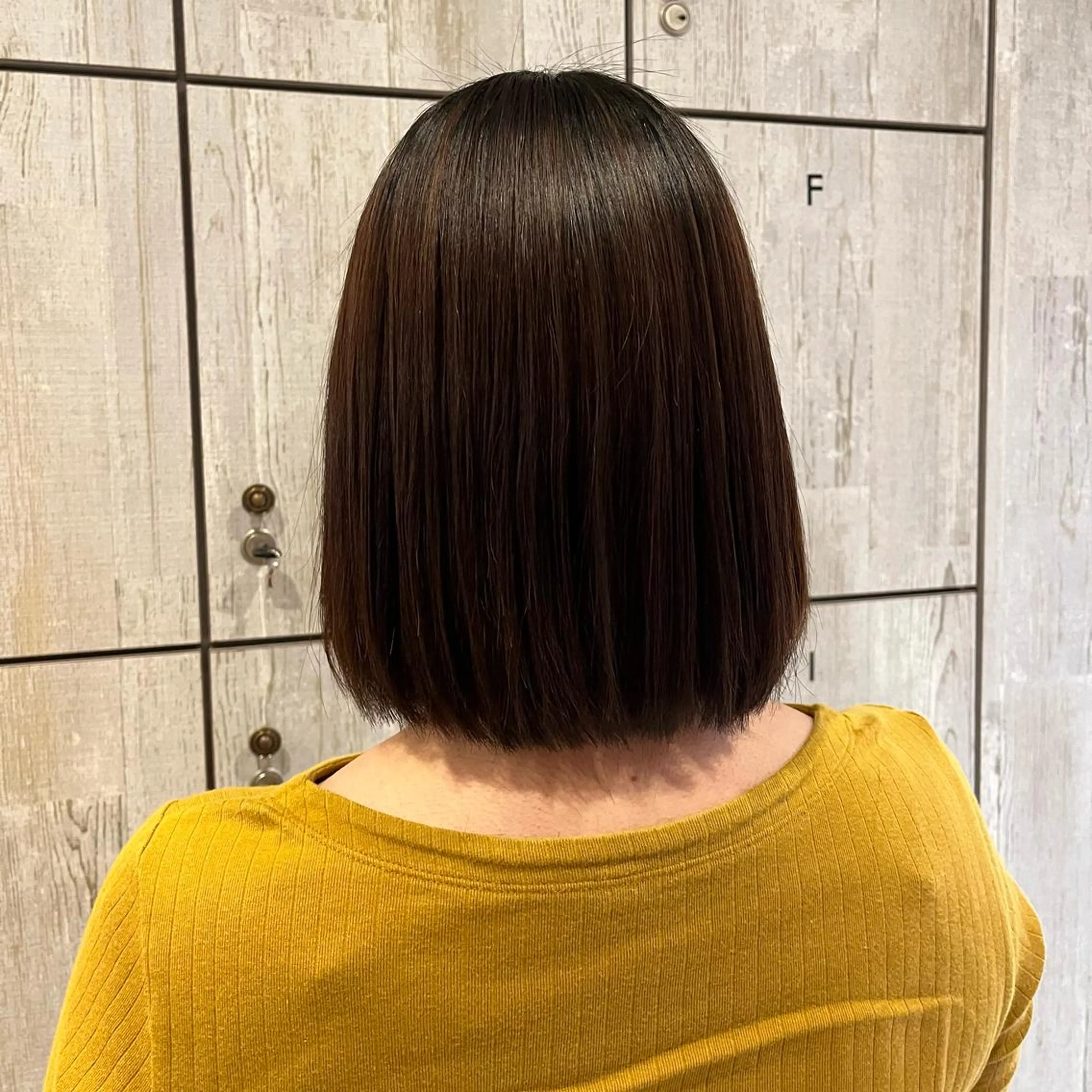 ミディアム ボブ カット 縮毛矯正 ♡ナナコ♡ レイヤー/艶髪のヘアスタイル