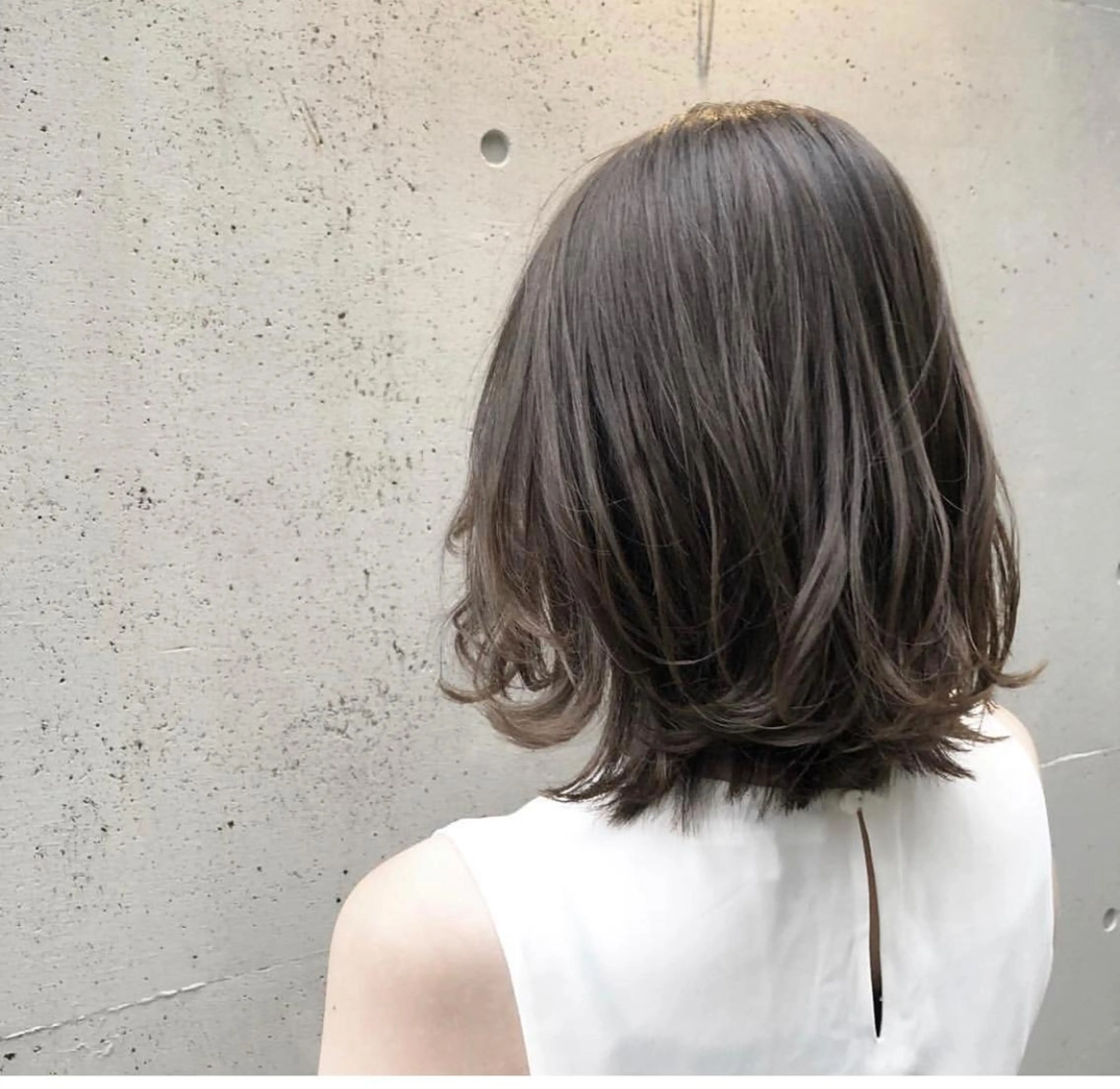 セミロング カラー パーマ ヘアアレンジ メンズ キッズ ネイル マツエク・マツパ フォギーグレージュ グレージュ 田中 裕士のヘアスタイル