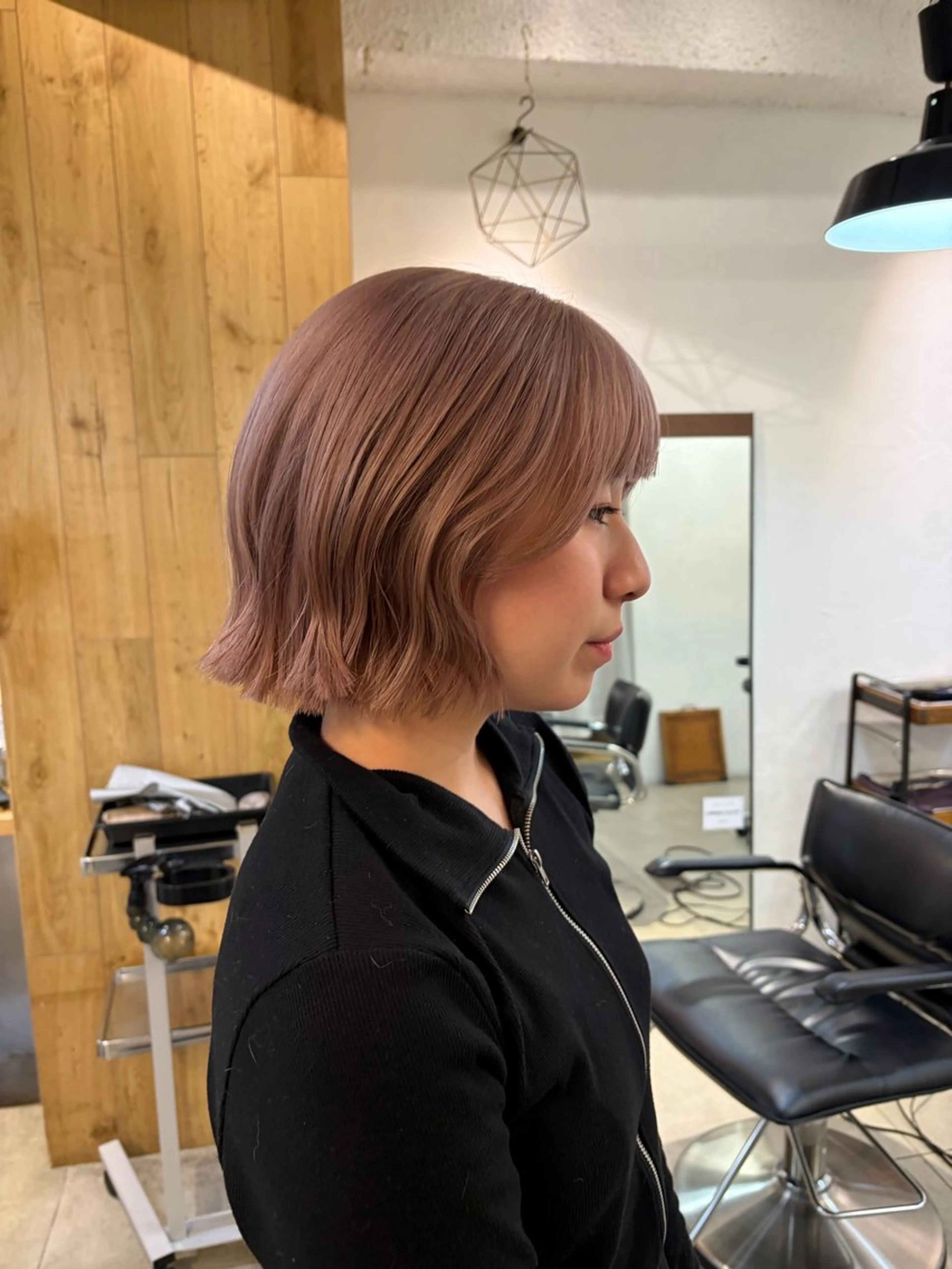 ショート カラー ミルクティー× グレージュMOMOのヘアスタイル