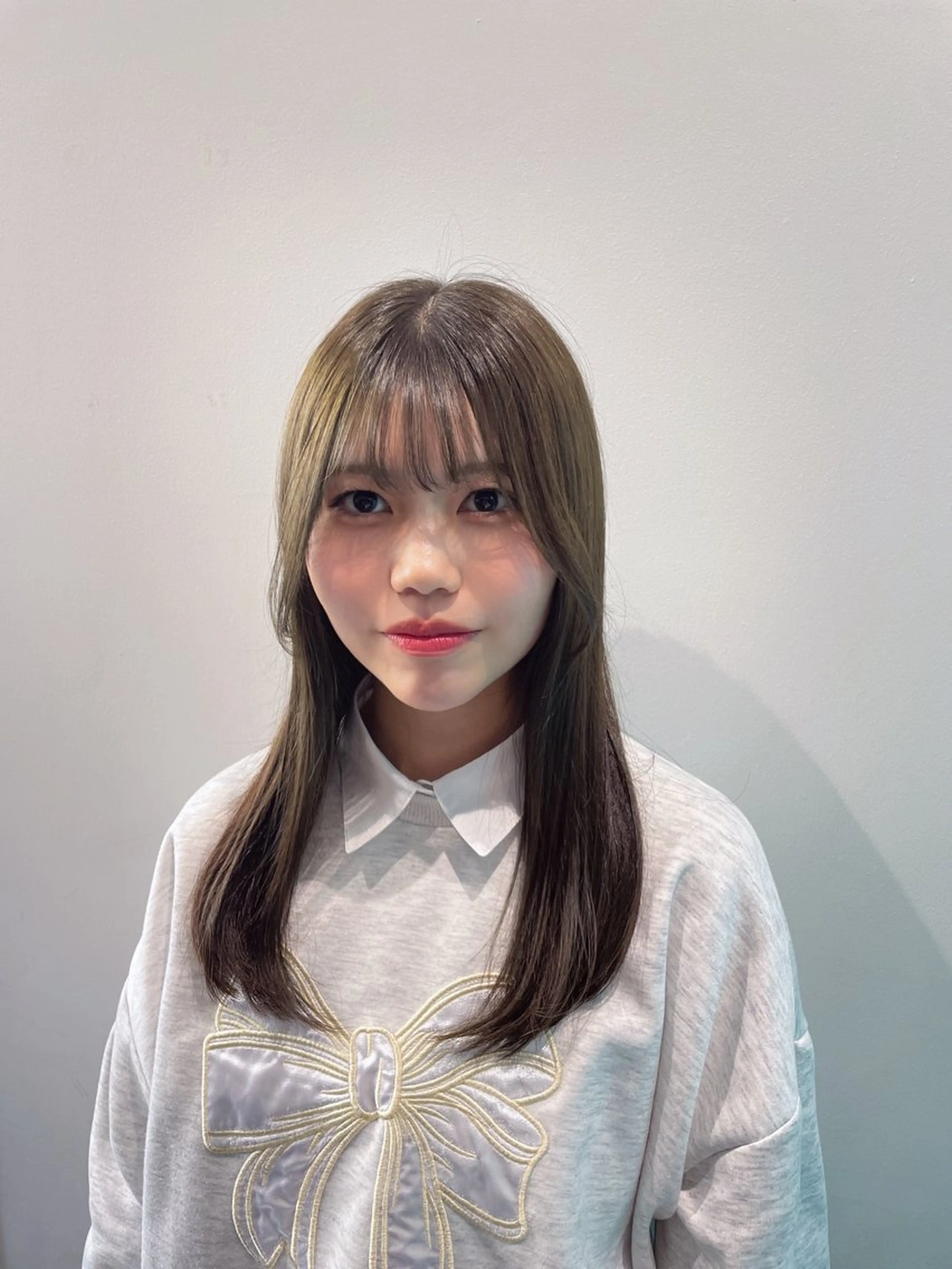 セミロング ヘアカラー 透明感カラー×ヘア アレンジ🪽しおりのヘアスタイル