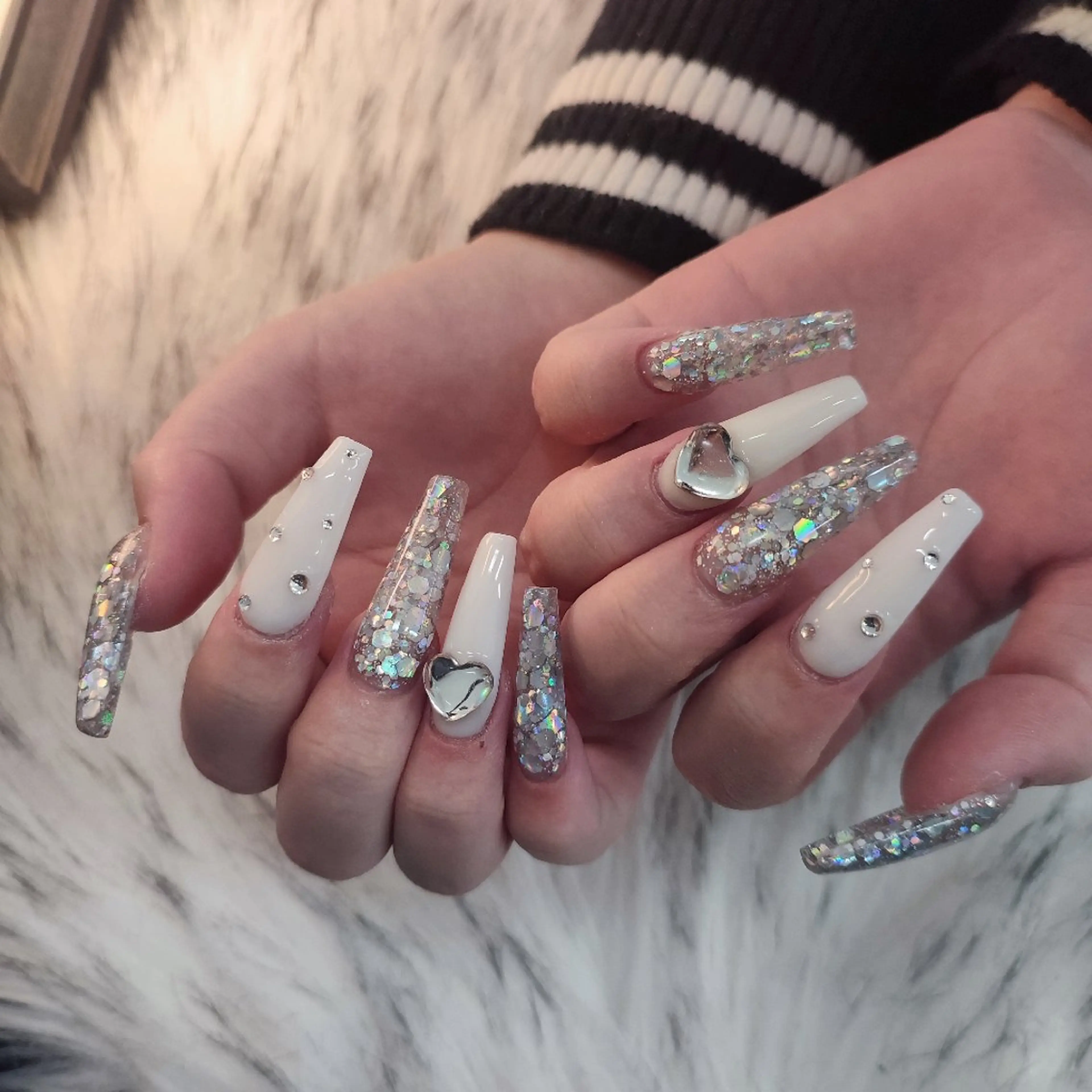 ネイル ハンドネイル RUNWAY 　　の眉毛・アイブロウイメージ