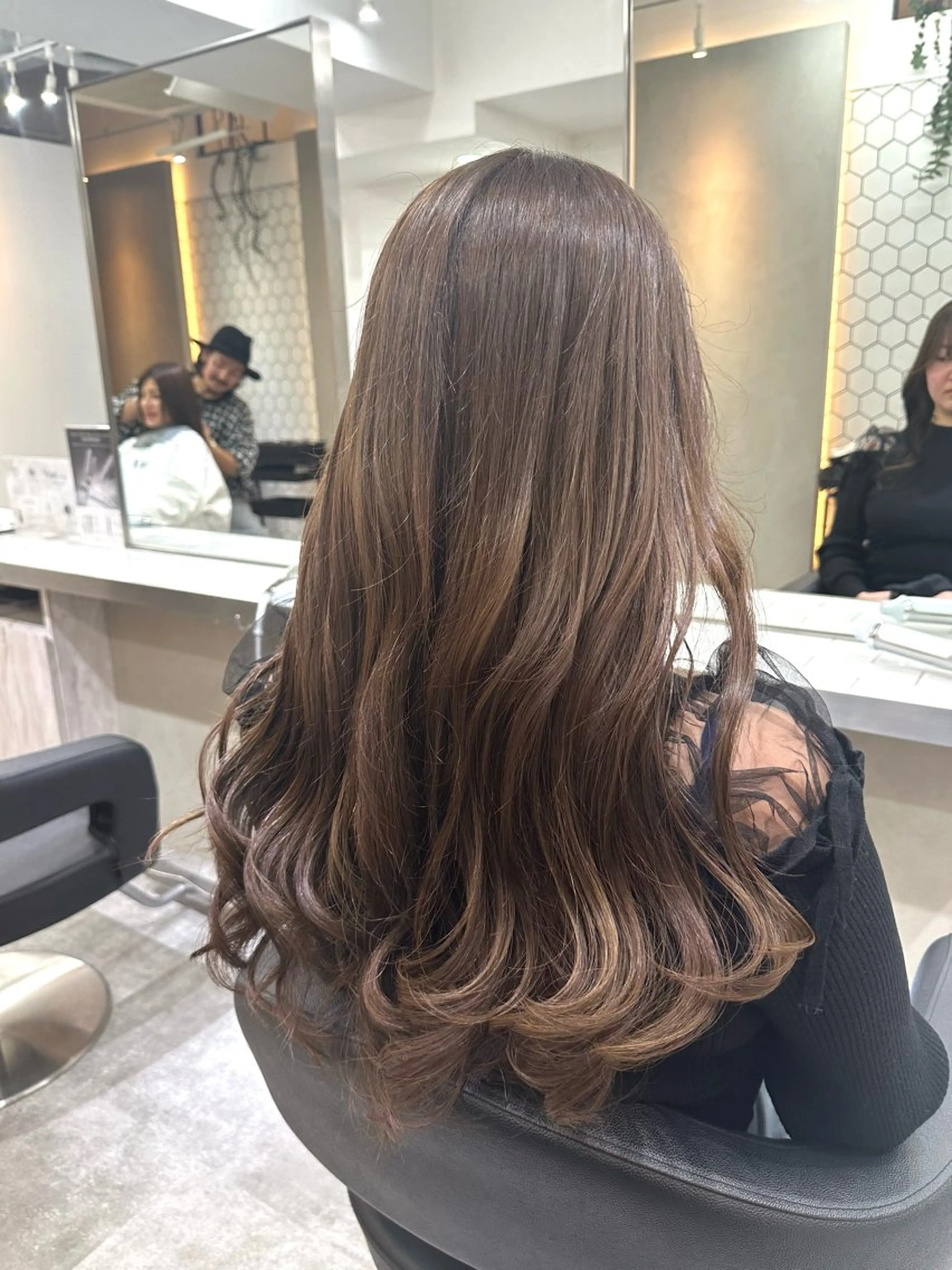 ロング カラー ミディアムレイヤー 添田晃基のヘアスタイル