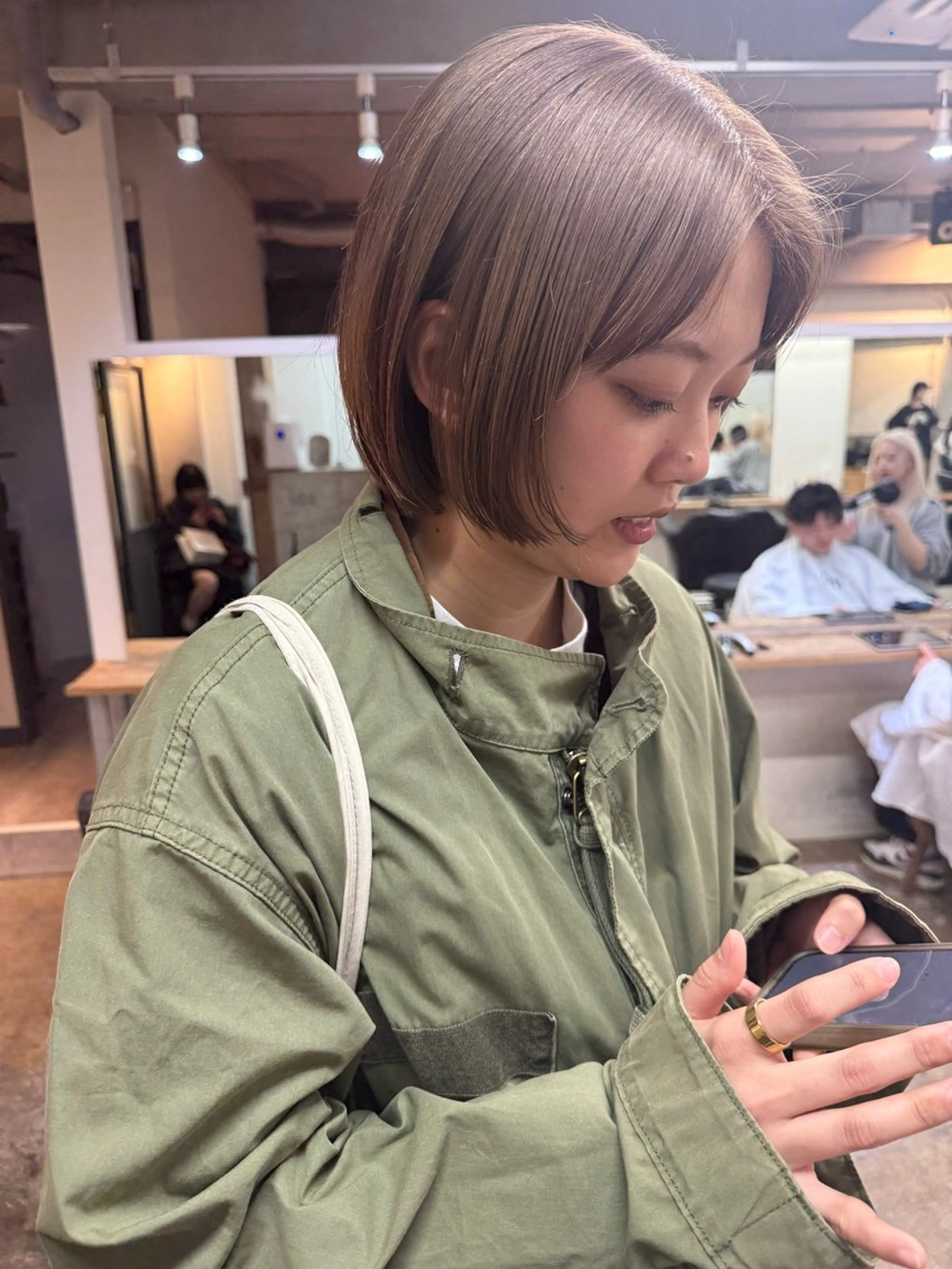 ショート カラー ベージュカラー ブラウンカラー ブラウンベージュ ハイトーンカラー ミルクティーベージュ カット ヘアカラー トリートメント 森貴裕/ベージュ/ パーマ/オリーブのヘアスタイル