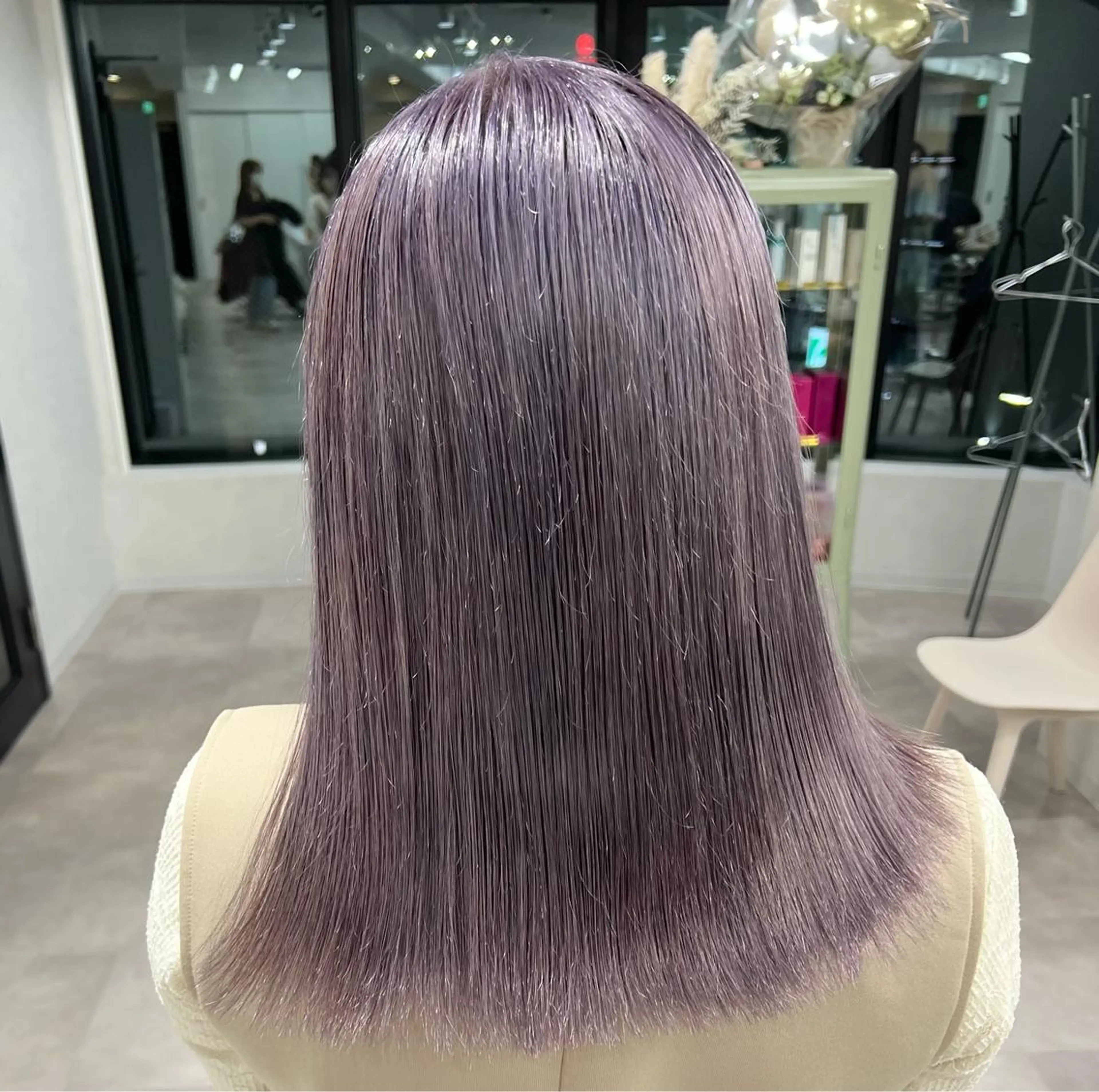 カラー 艶髪ハイトーン✨ 🩷AMI🩷のヘアスタイル