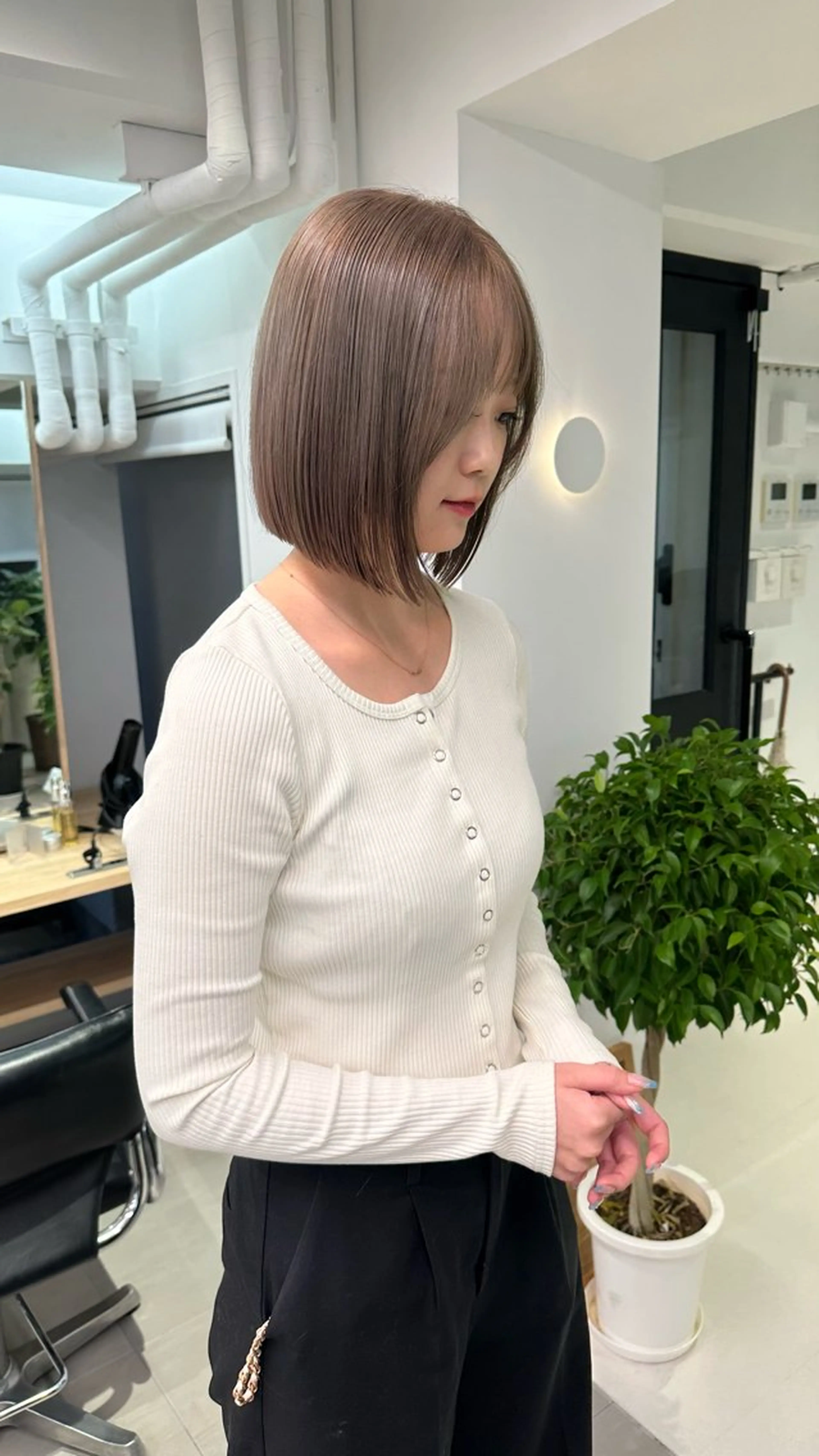 ショート カラー ベージュカラー ブリーチ ハイトーンカラー ブリーチなしカラー ボブ ヘアカラー REINA☁️透明感 カラー/ぷつっと♡のヘアスタイル