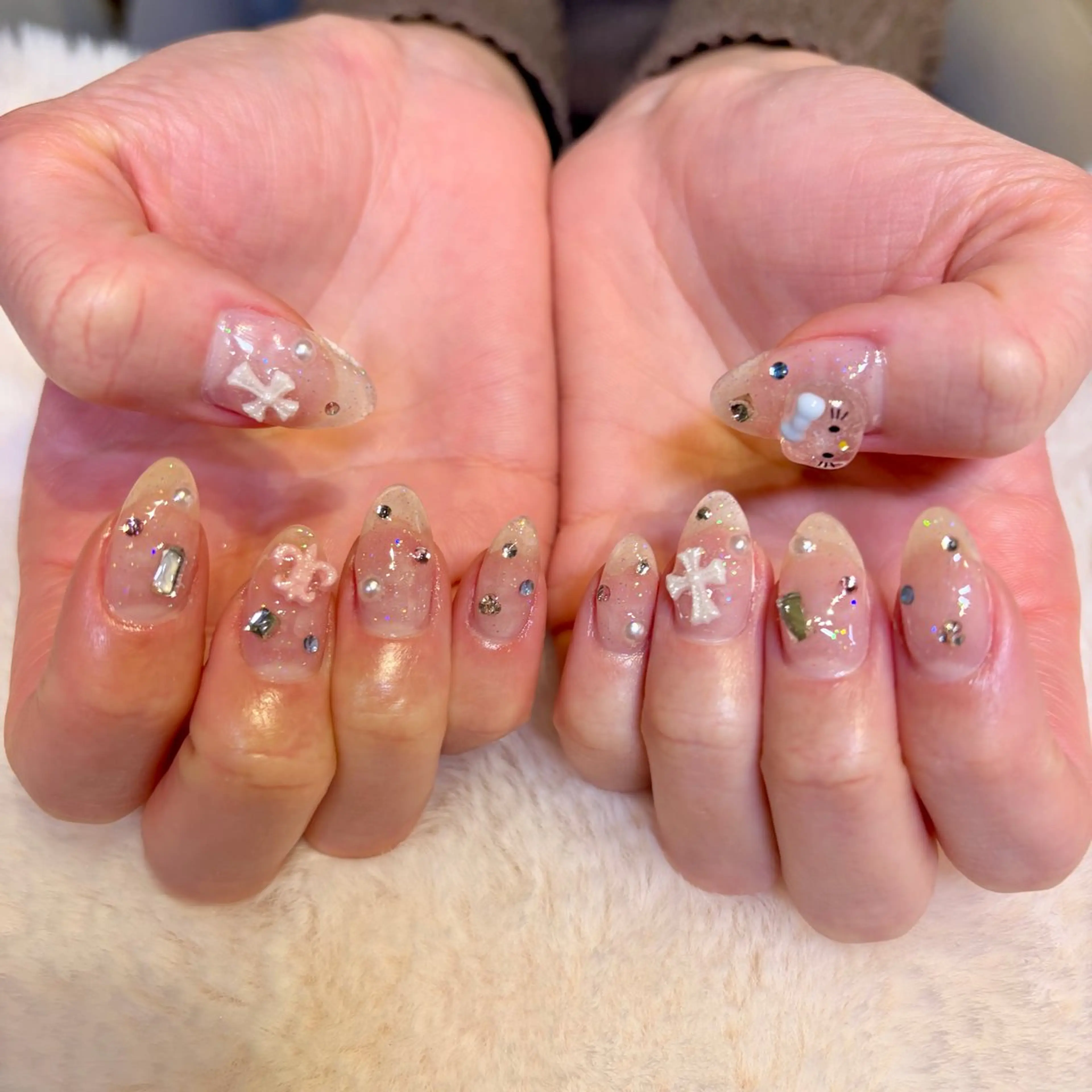 ネイル キラキラネイル ハンドネイル nail salon e'mu💐のネイルデザイン