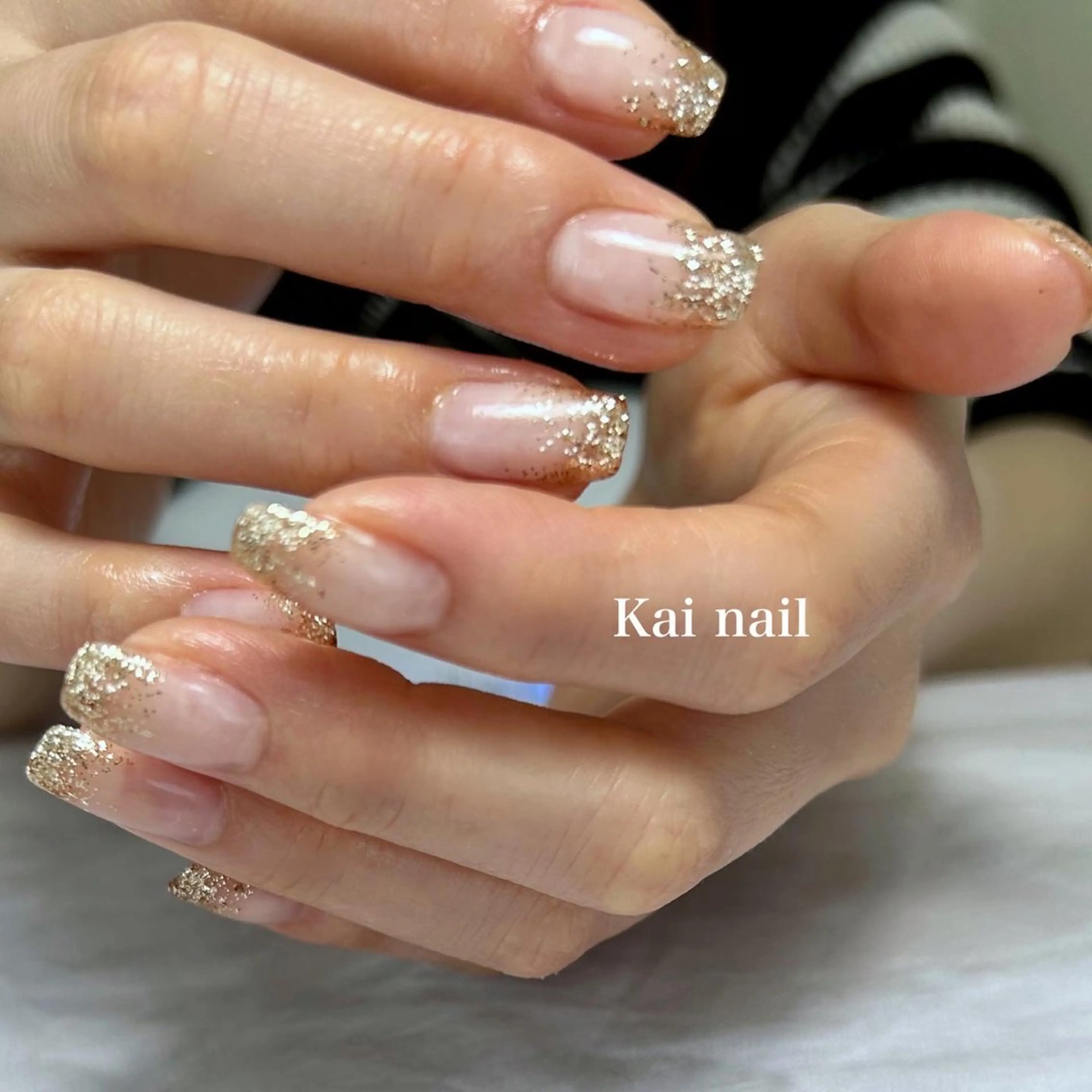 ネイル オーロラネイル ゴールド グラデーション 韓国ネイル ラメ(グリッター) ハンドネイル Kai  nail Mayukoのネイルデザイン