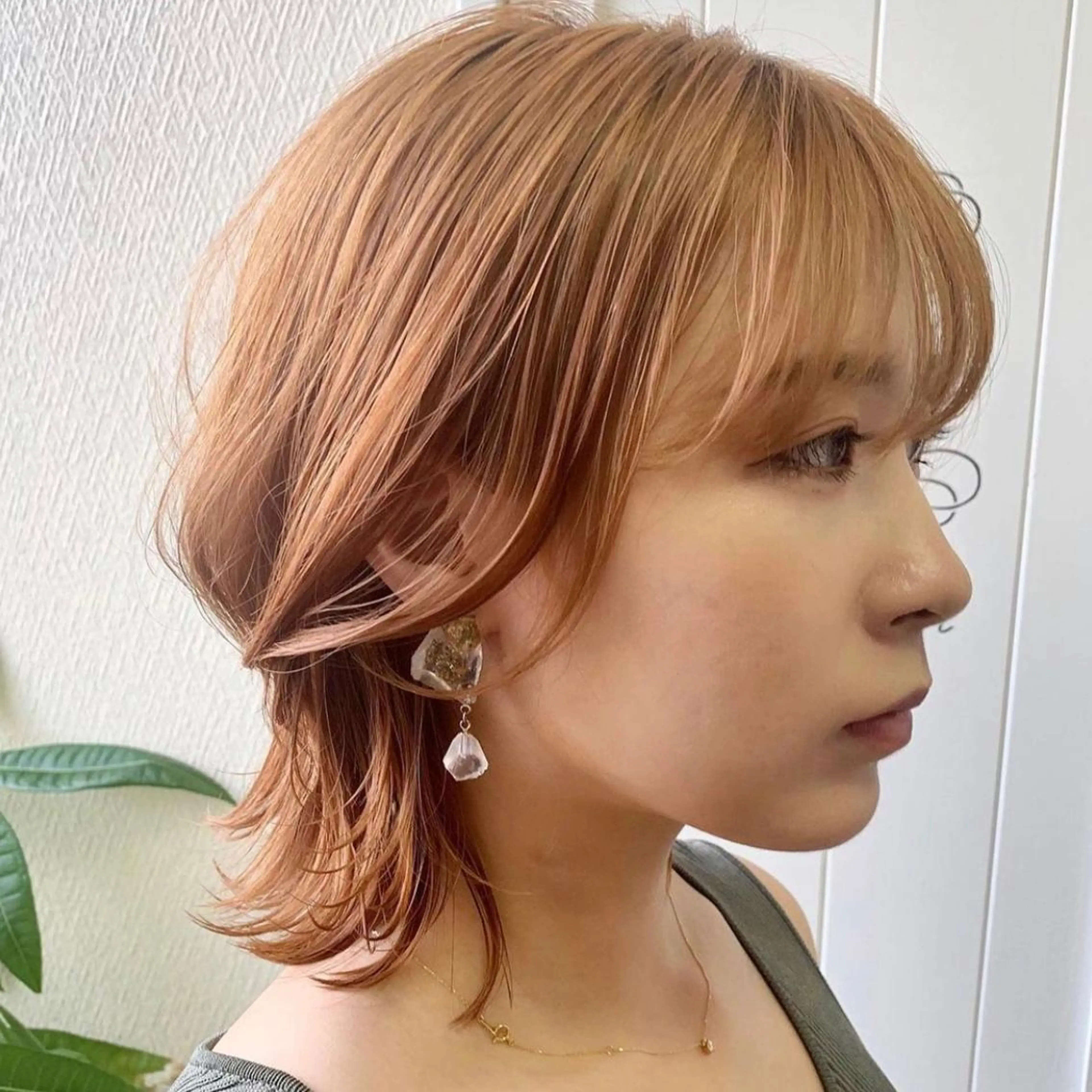 ミディアム カラー ベージュカラー オレンジ オレンジベージュ カット ヘアカラー トリートメント 韓国ヘア /男女☘️ 細江 美紅のヘアスタイル