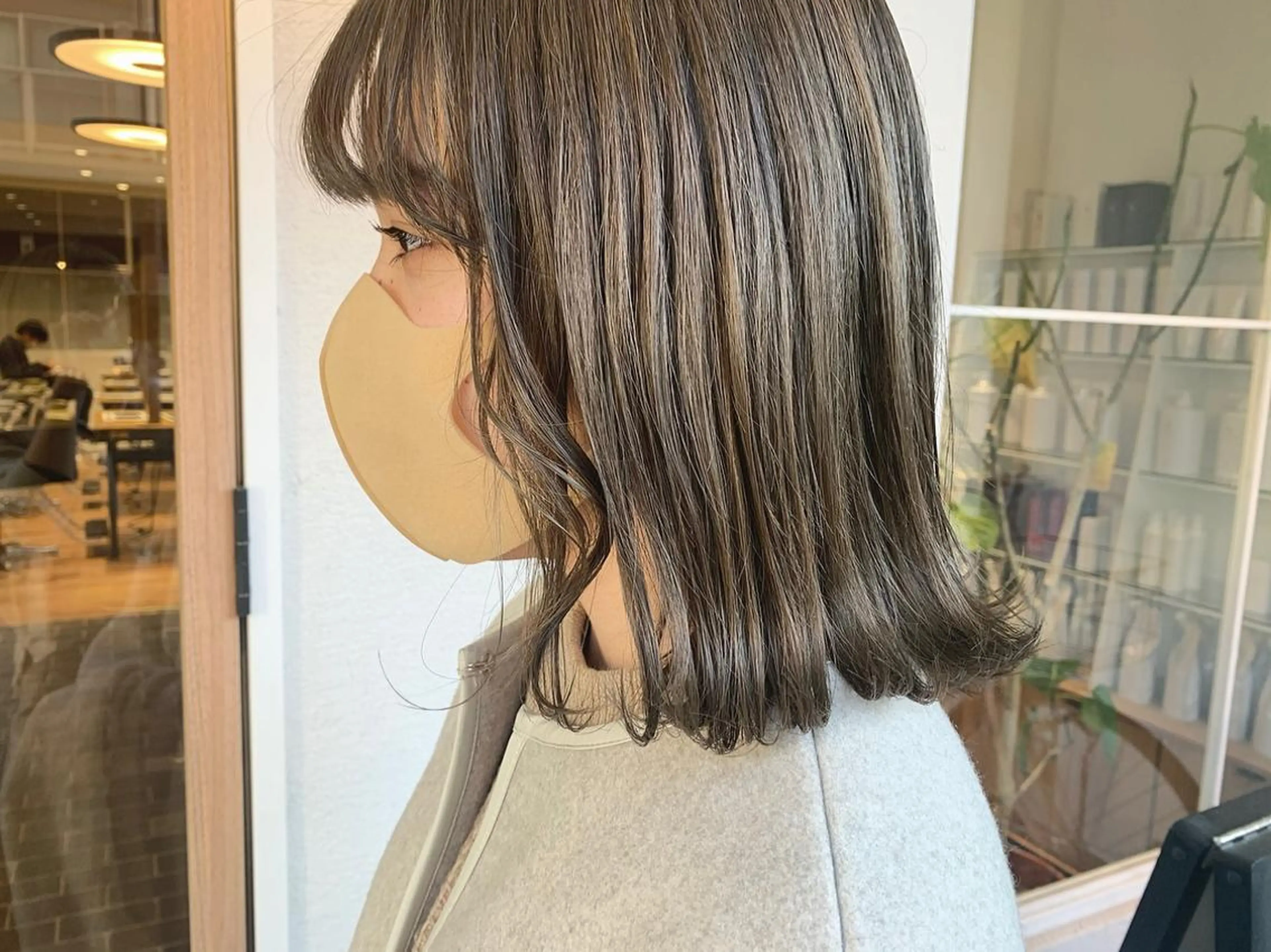 ミディアム カラー ヘアアレンジ ブリーチ ケアブリーチ グレージュ ミルクティーグレージュ カット トリートメント たかいわ みきのヘアスタイル