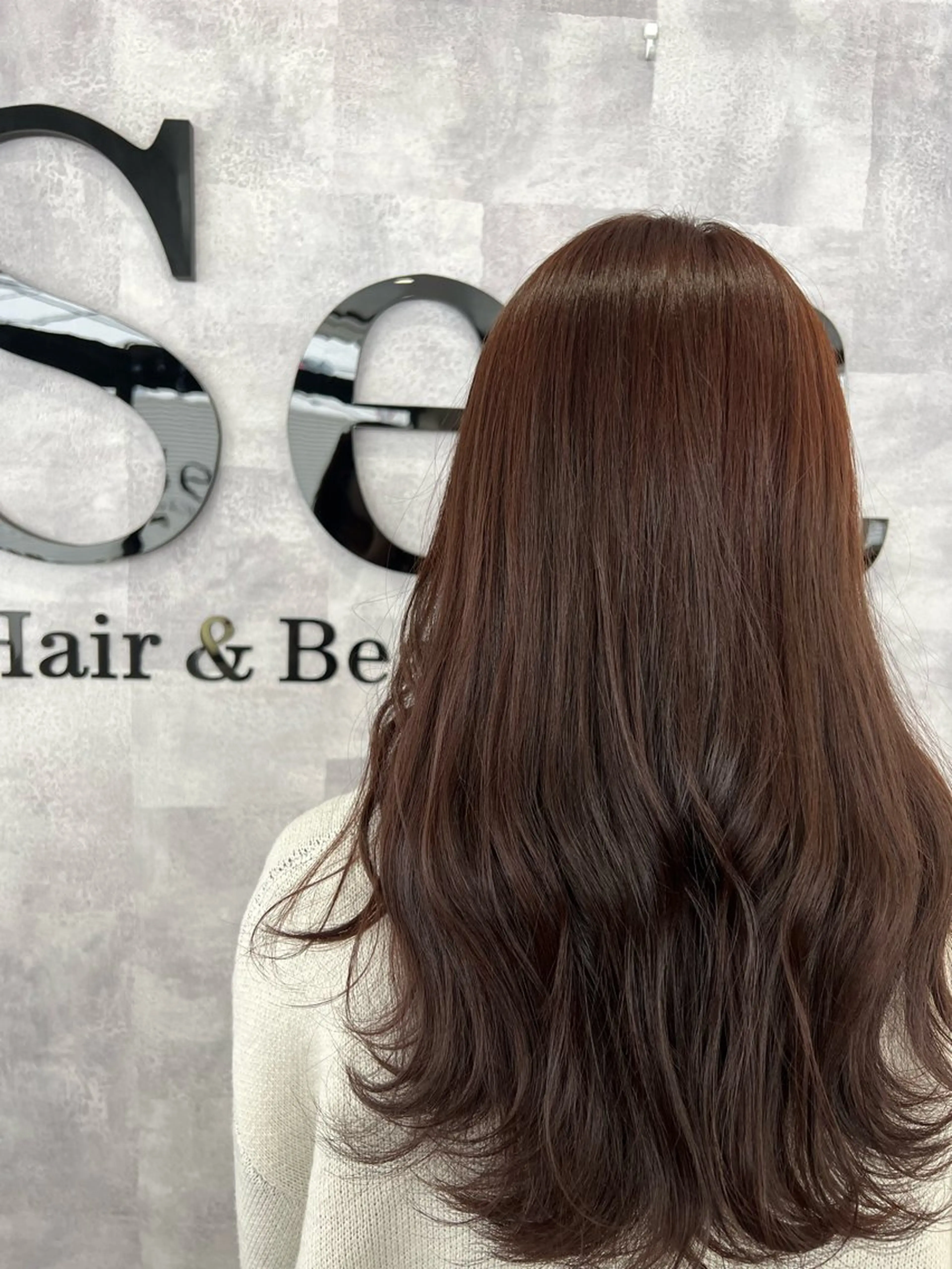 ロング 岡田 麗華のヘアスタイル