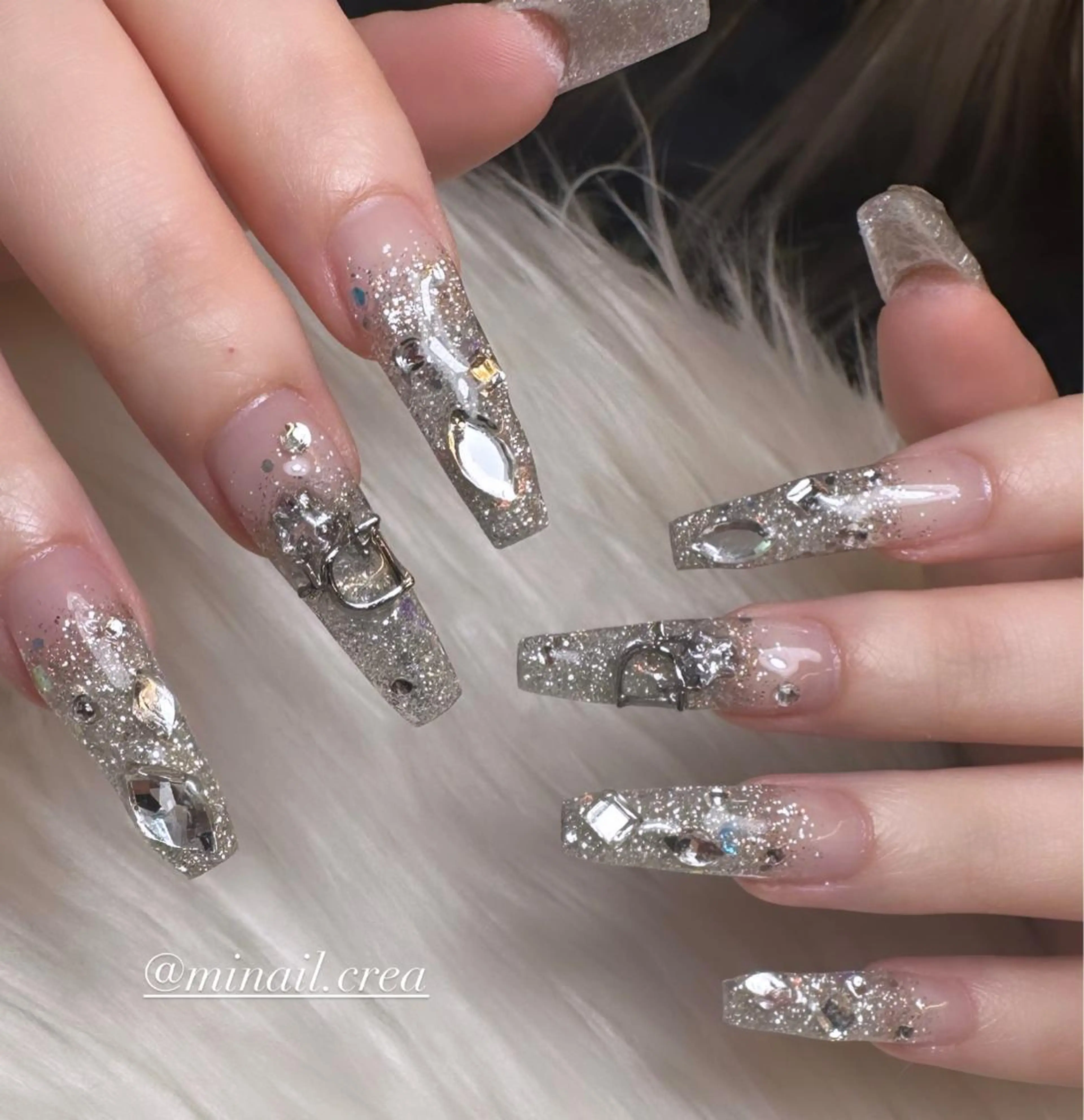 ネイル グラデーション キラキラネイル ラメ(グリッター) ラメグラデーション ロングネイル ハンドネイル CRéA　-private nailsalon-所属・CReA nailのネイルデザイン