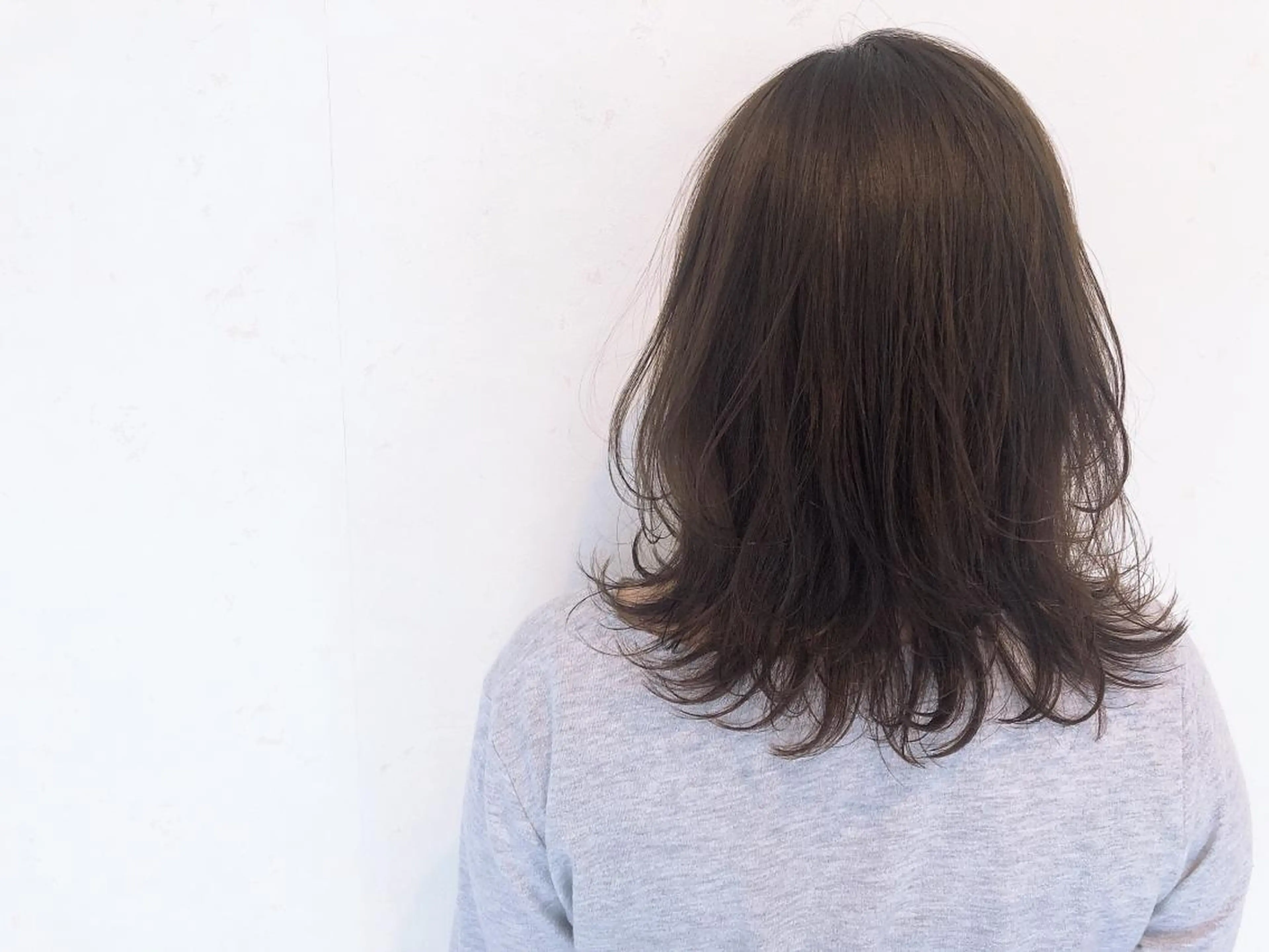 ミディアム カラー 伊藤 さやかのヘアスタイル