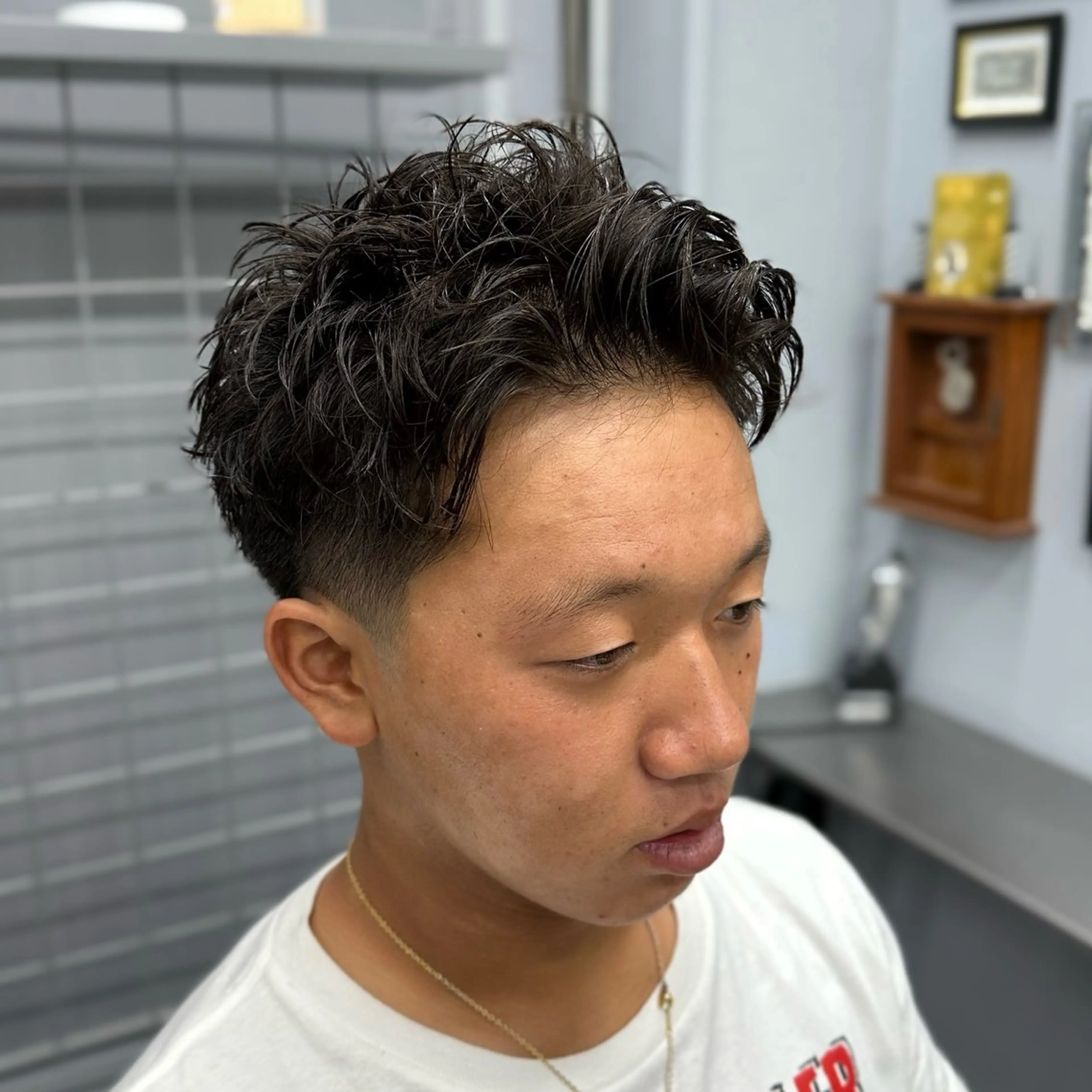 ショート メンズ メンズブリーチ ビジネス センターパート フェードカット メンズパーマ カット I-CON  #blue MEN'S所属・池袋/カラー/パーマ NATSUのヘアスタイル